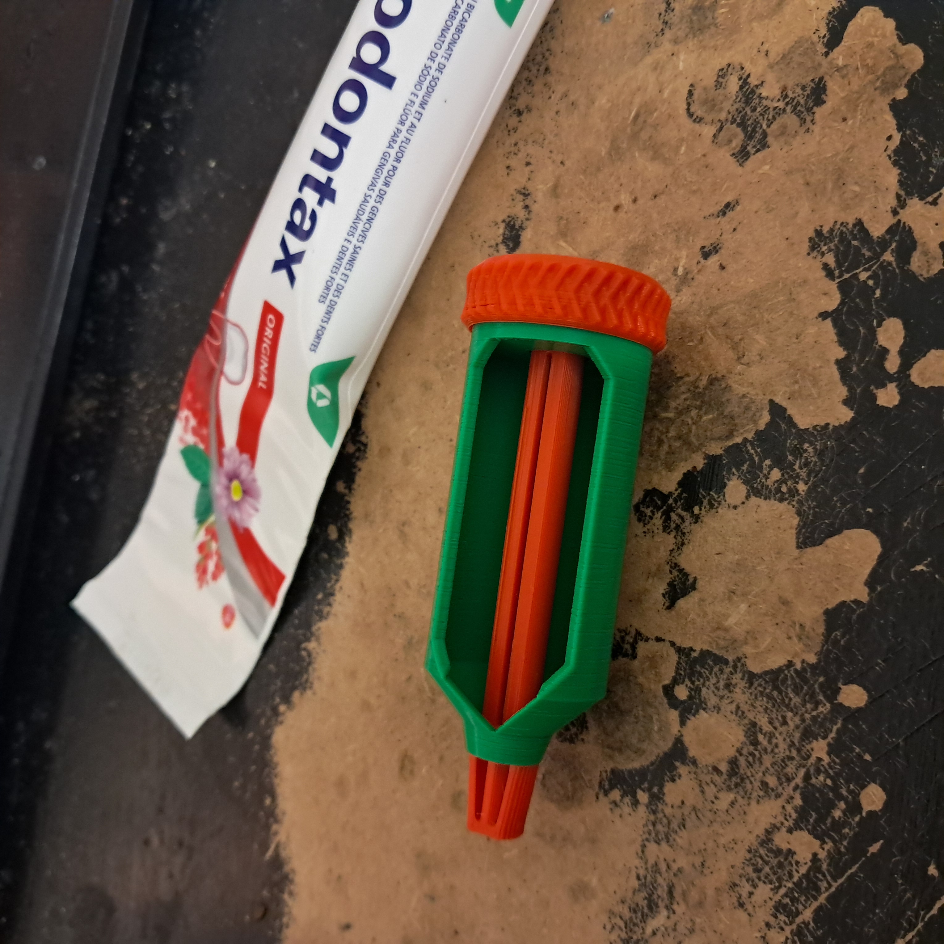 shorter Luke's 3D Ratchet toothpaste tube squeezer