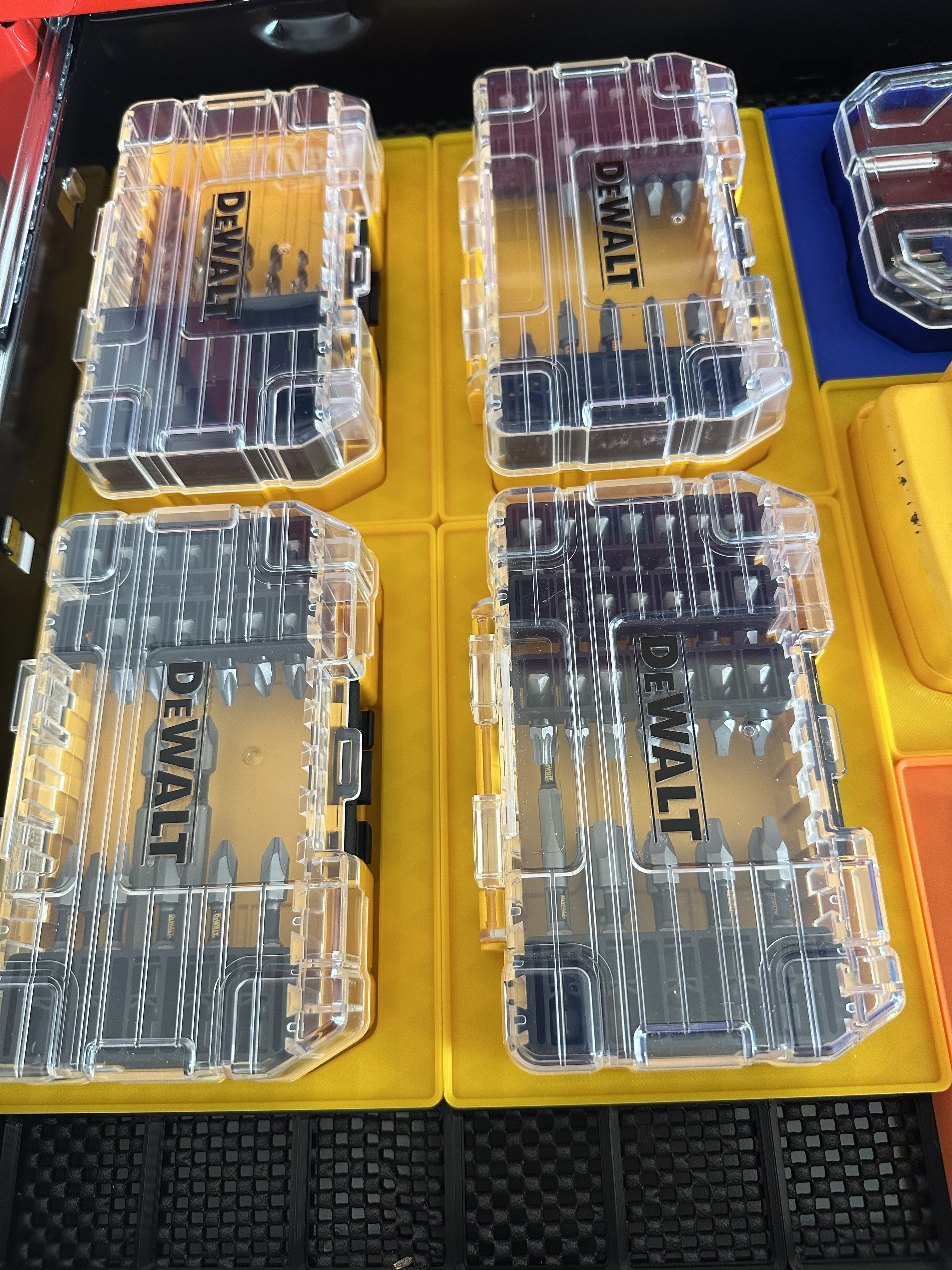 Gridfinity Holder for DeWalt Tough Case
