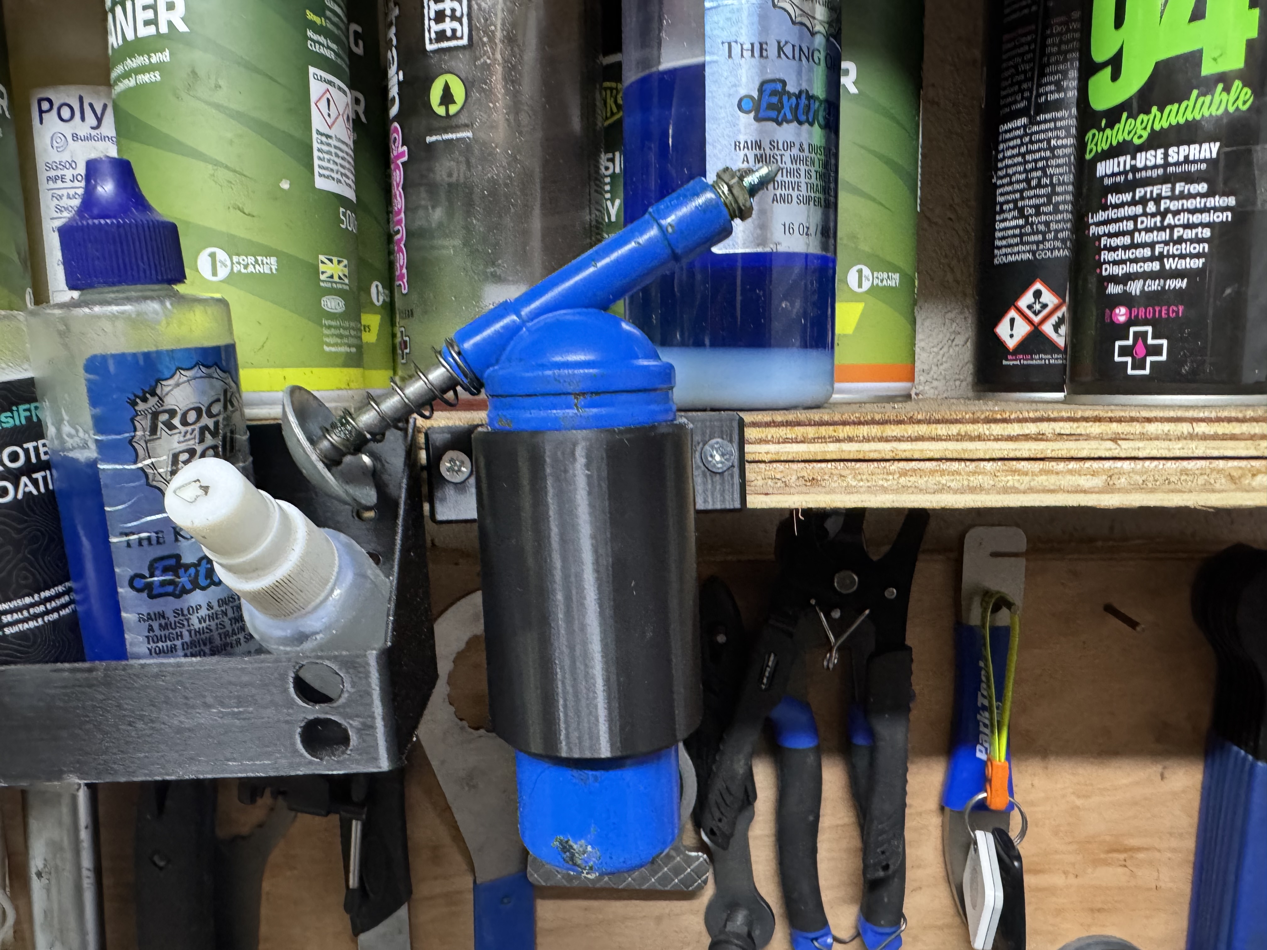 Park Tool Grease Gun Shelf Mount