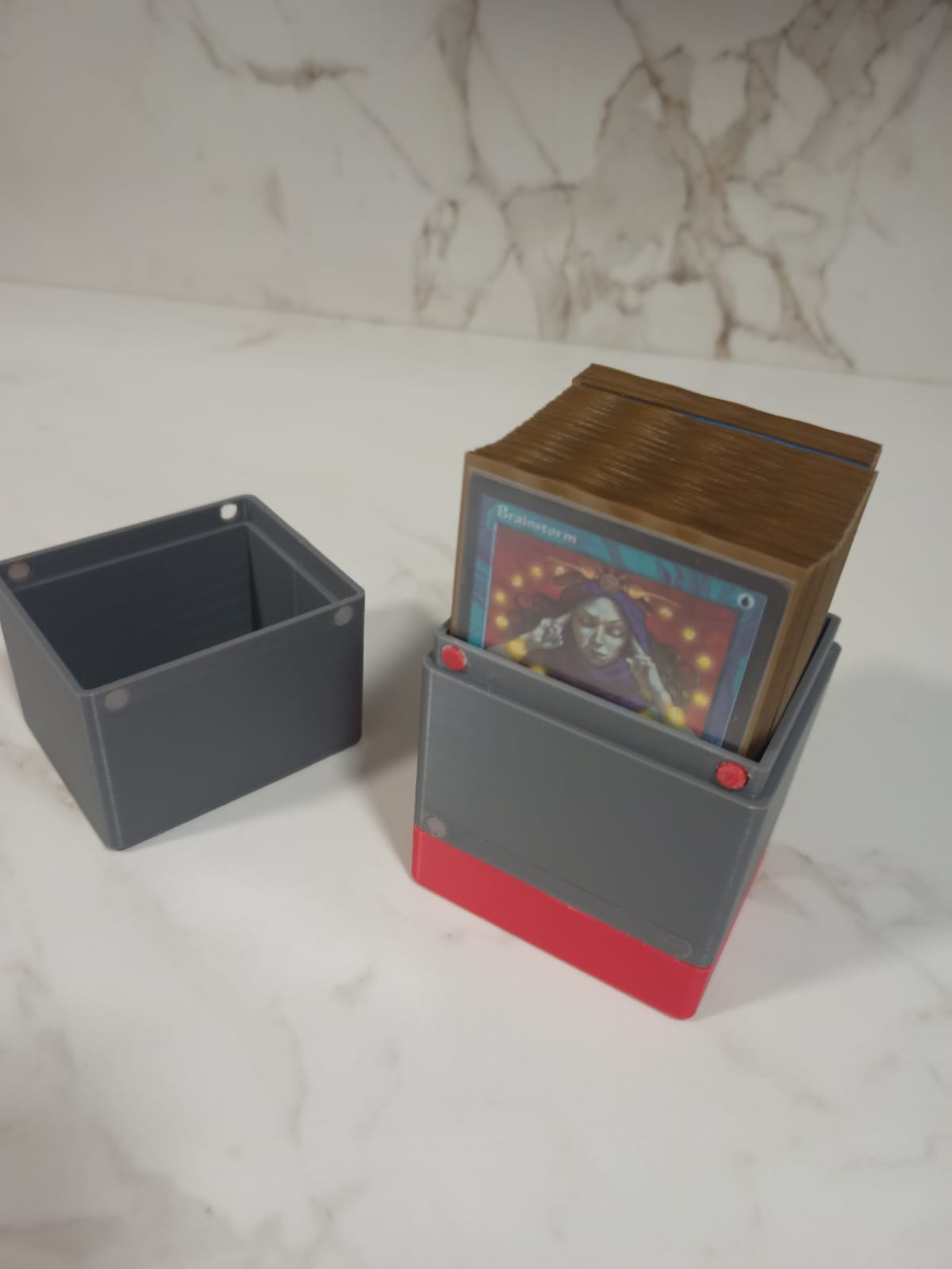 Deck box for 80 cards with dice slot (MTG, Pokemon, Lorcana, One Piece
