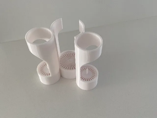 Toothbrush and toothpaste support
