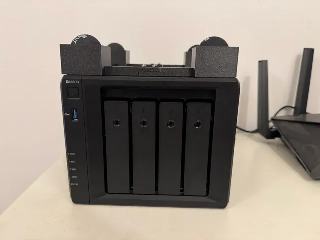 Synology DS923 antivibration stand