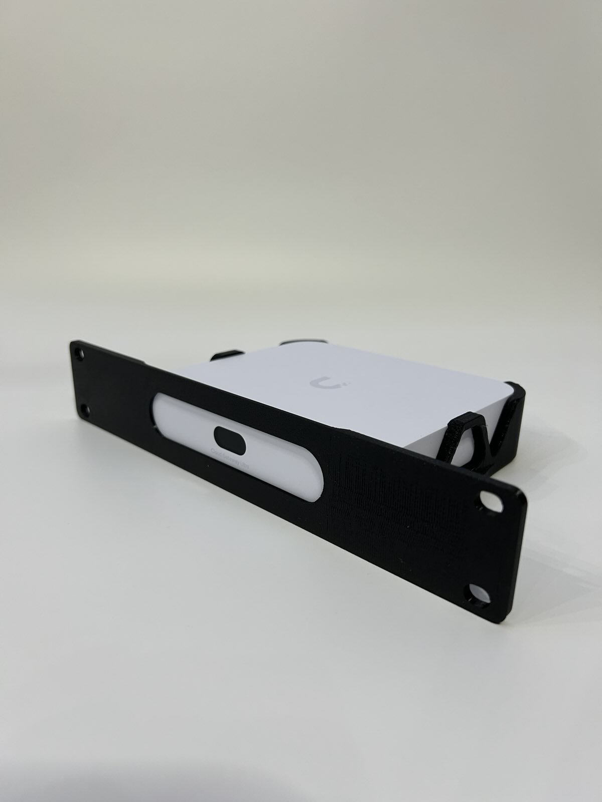 10 Inch Rack Mount for unify cloud gateway