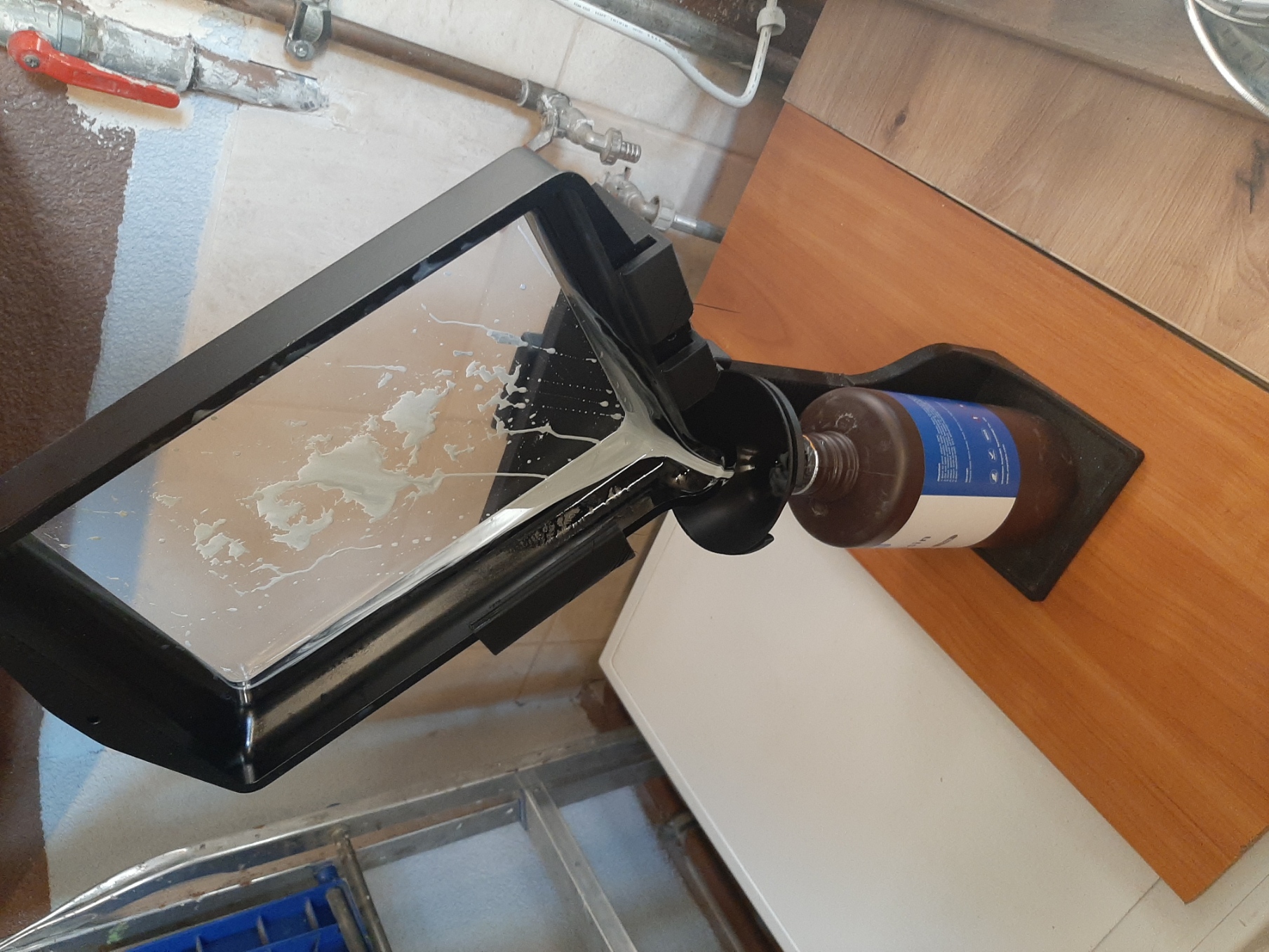 Saturn 4 Ultra Vat Holder for Resin Drip Stack