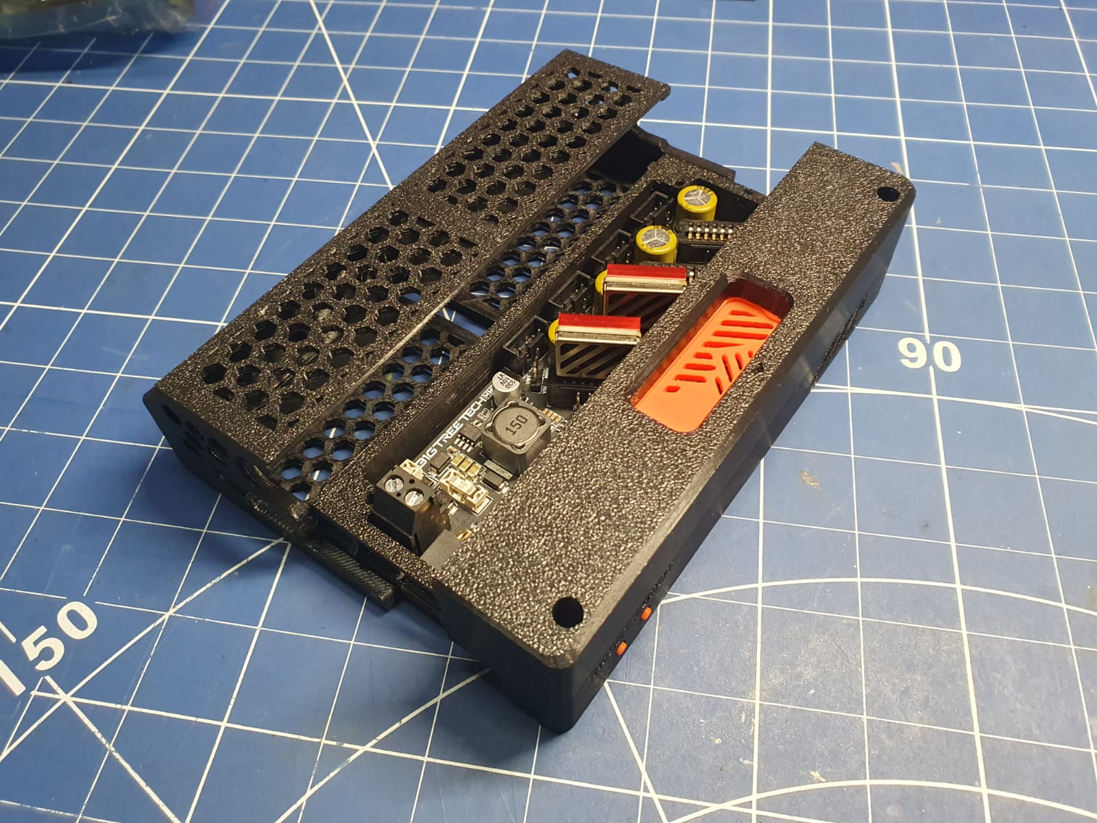 Miniatura 2 do modelo 3D BTT MMB Enclosure