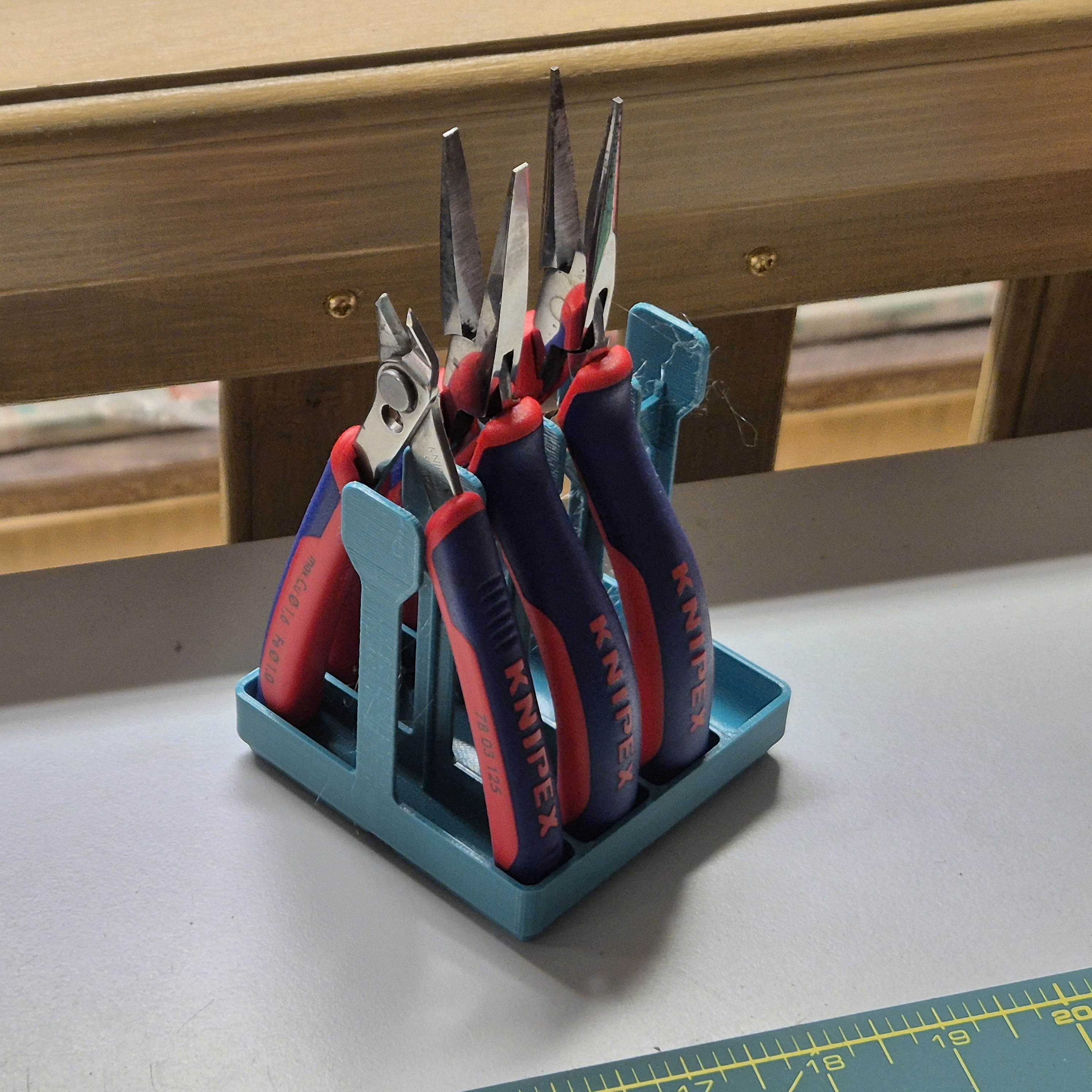 Gridfinity Nippers Pliers Strippers Rack 2x2