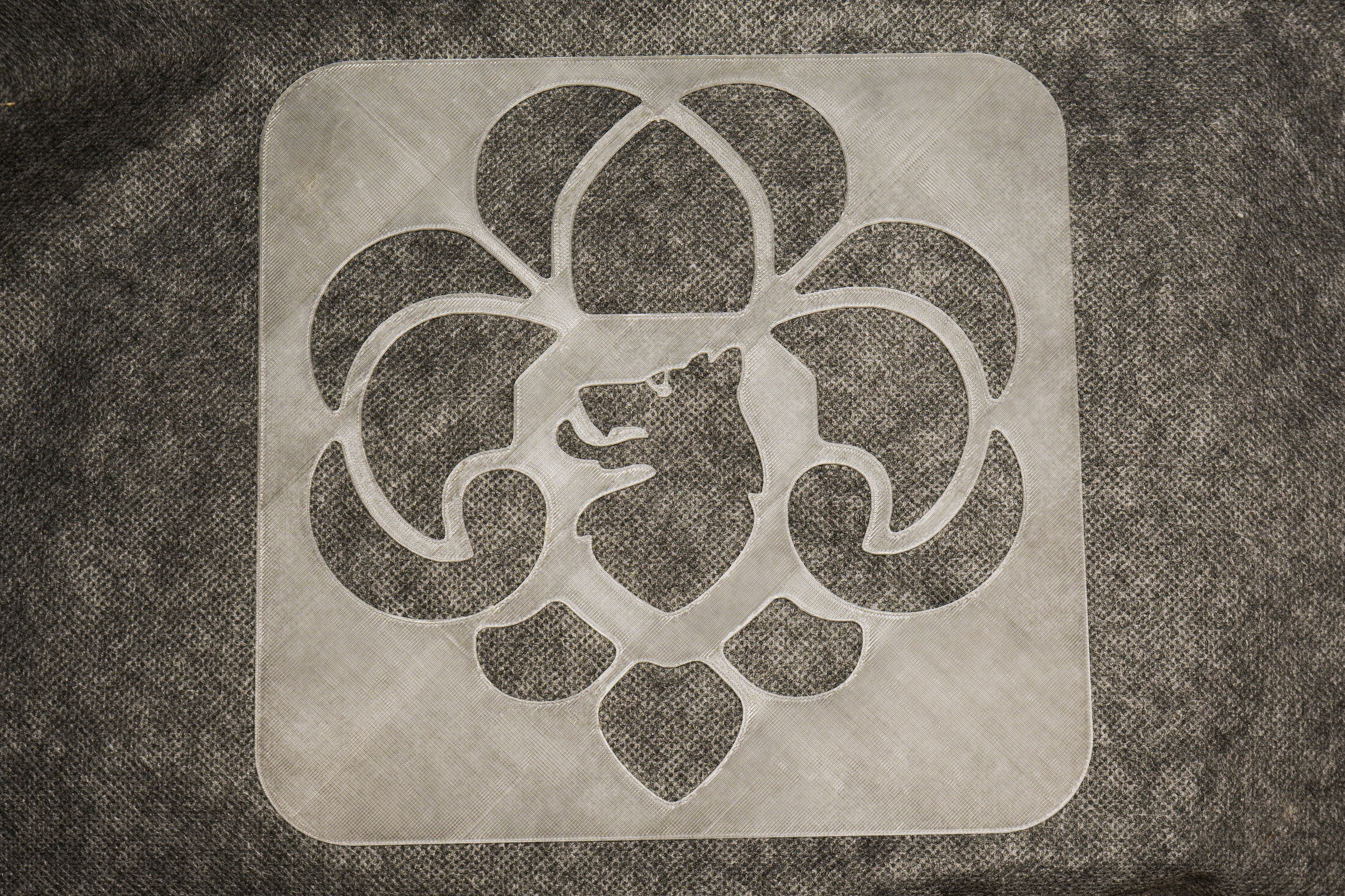 Scout logo stencil/Skautské logo - šablona