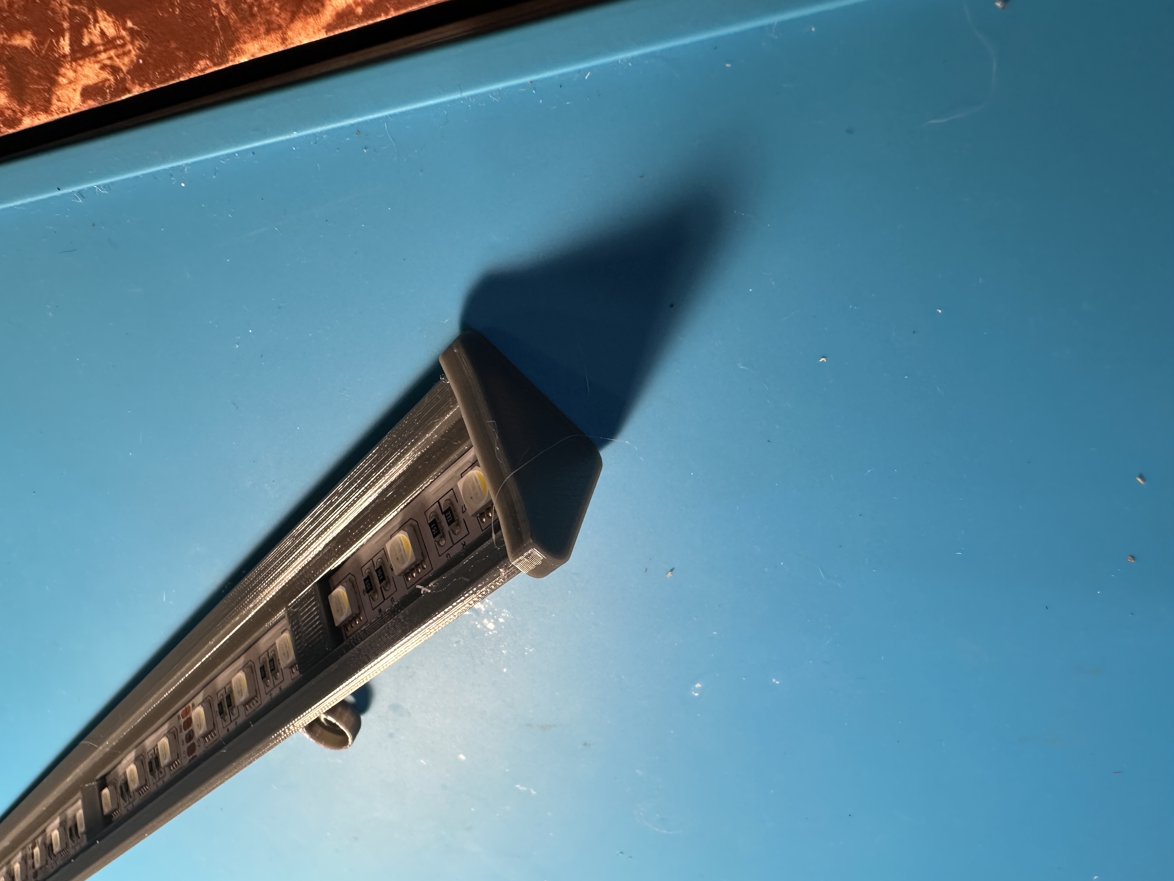 Miniatura 2 do modelo 3D LED Light Bar Diffuser & Holder