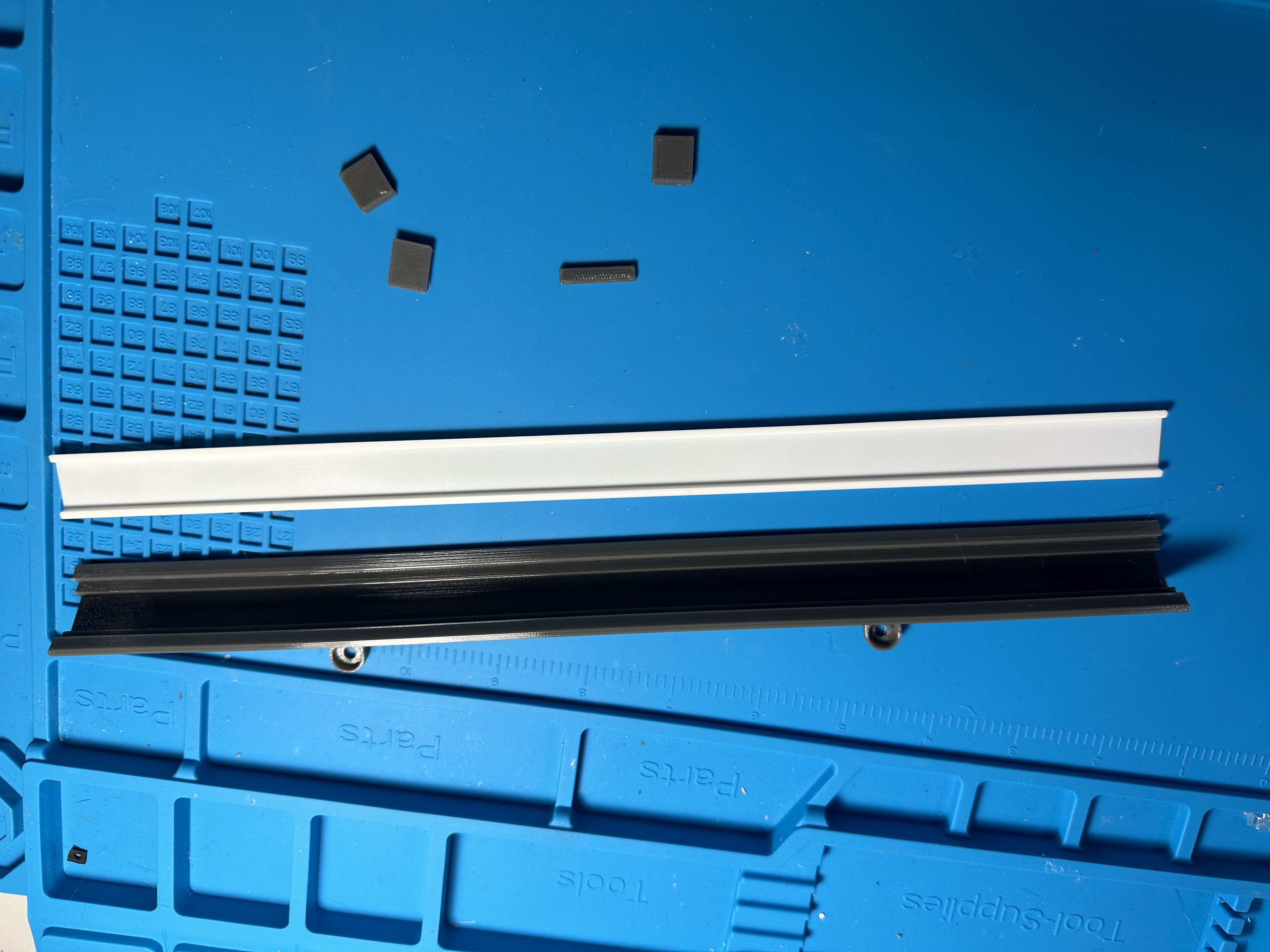 Miniatura 5 do modelo 3D LED Light Bar Diffuser & Holder