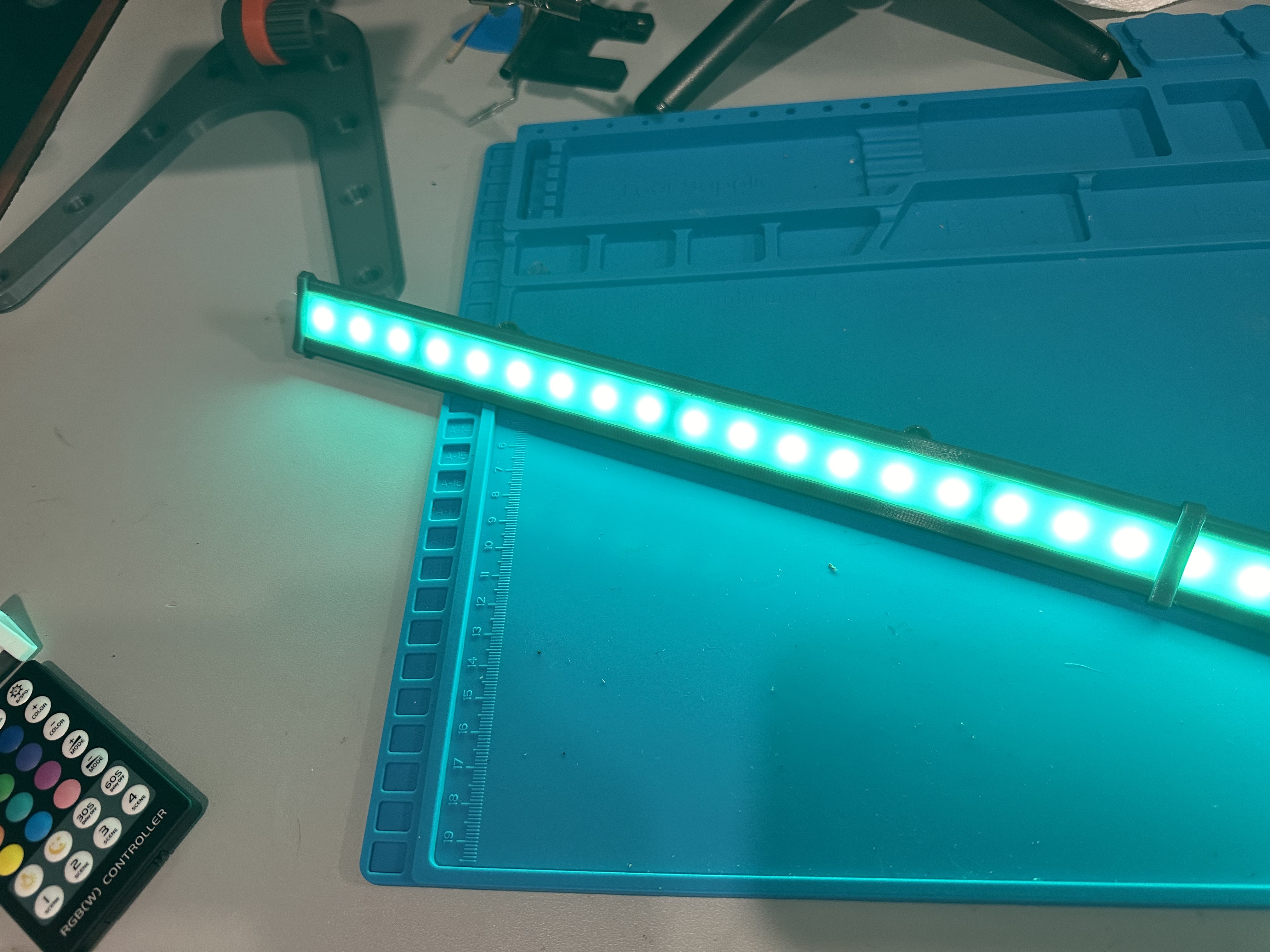 Miniatura 9 do modelo 3D LED Light Bar Diffuser & Holder