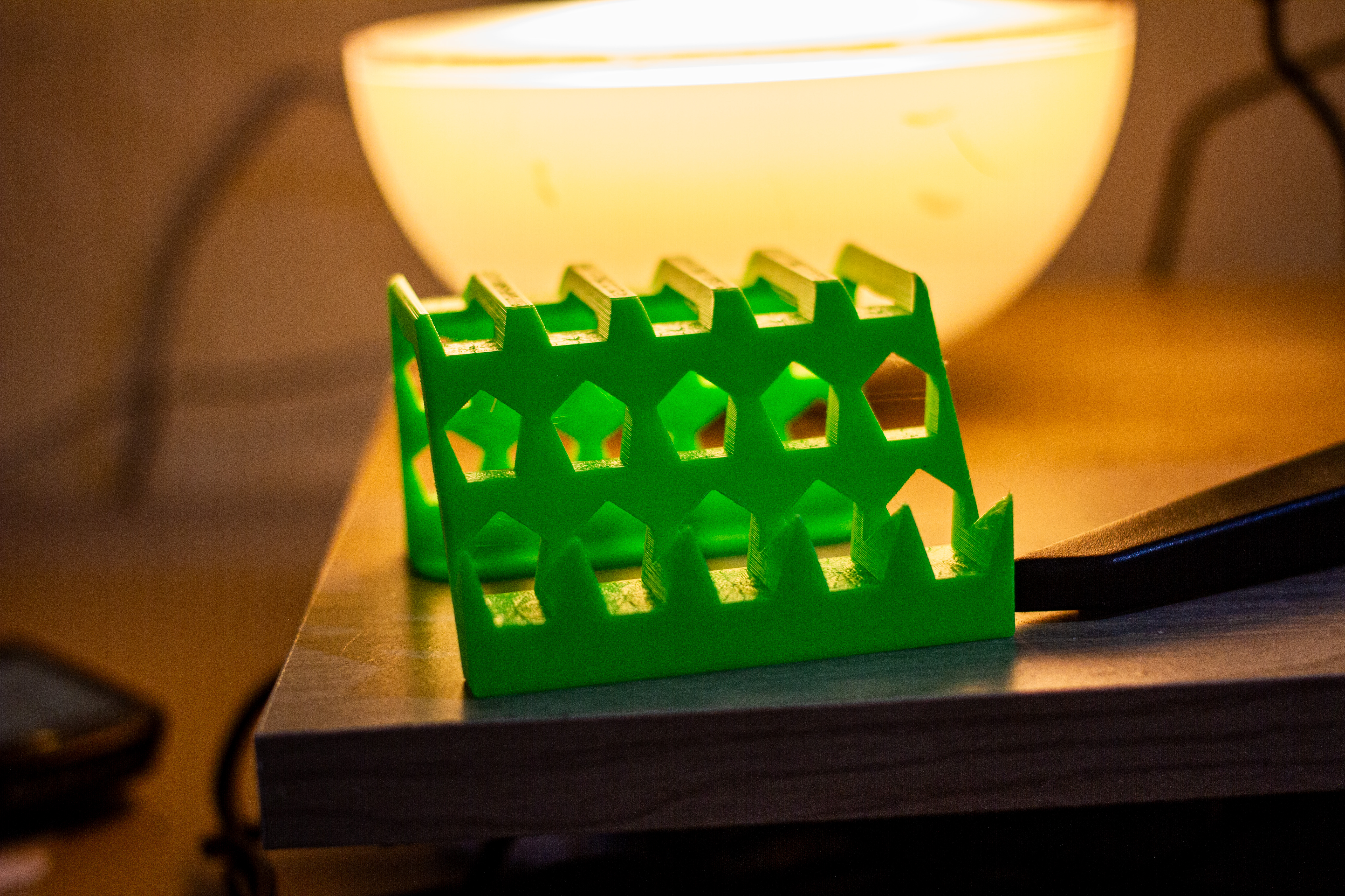 Compact Hexagon Phone Stand – Easy Print, No Supports Needed