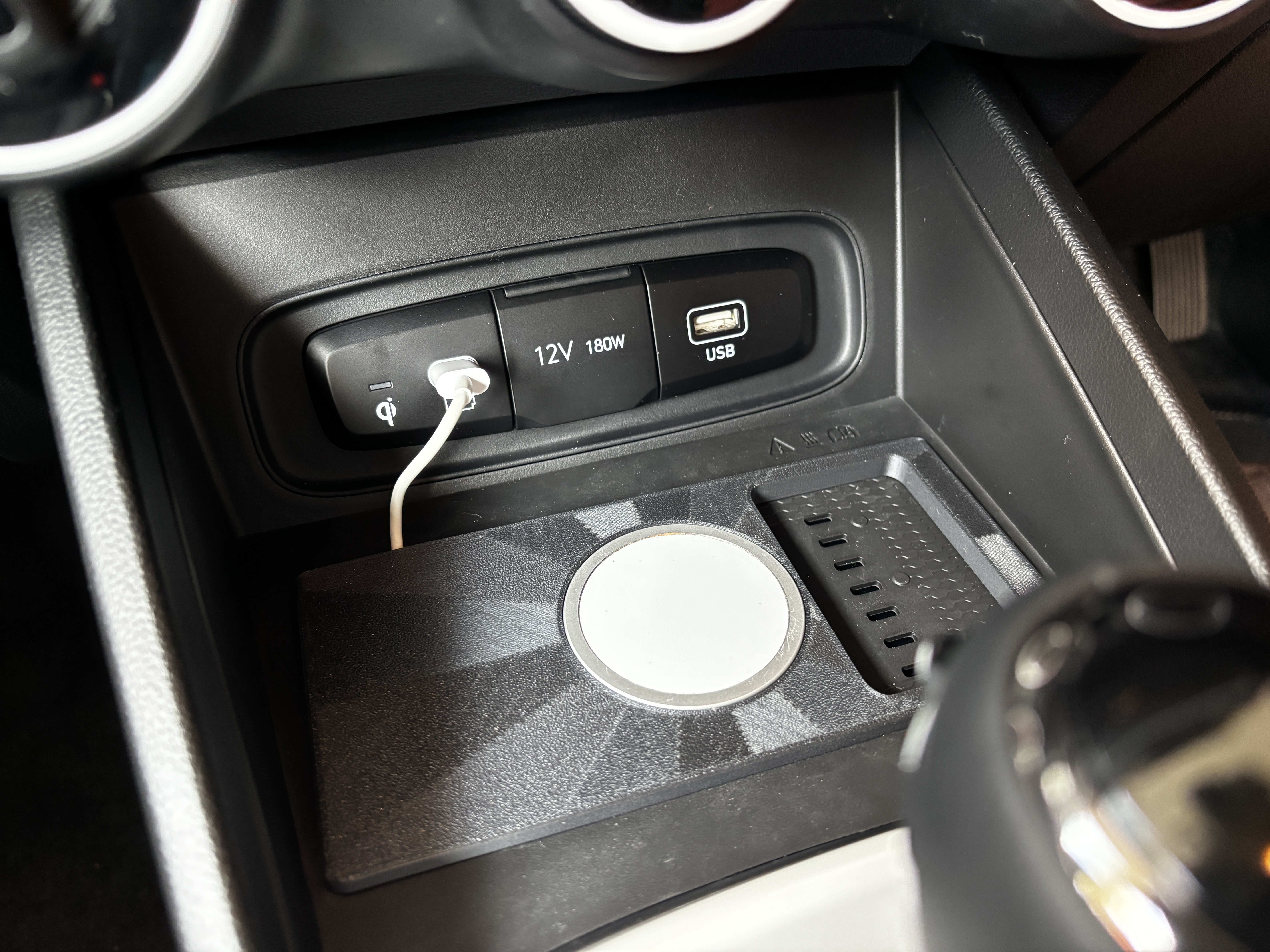 Hyundai/Kia Qi Wireless Charger Mat Magsafe Converter