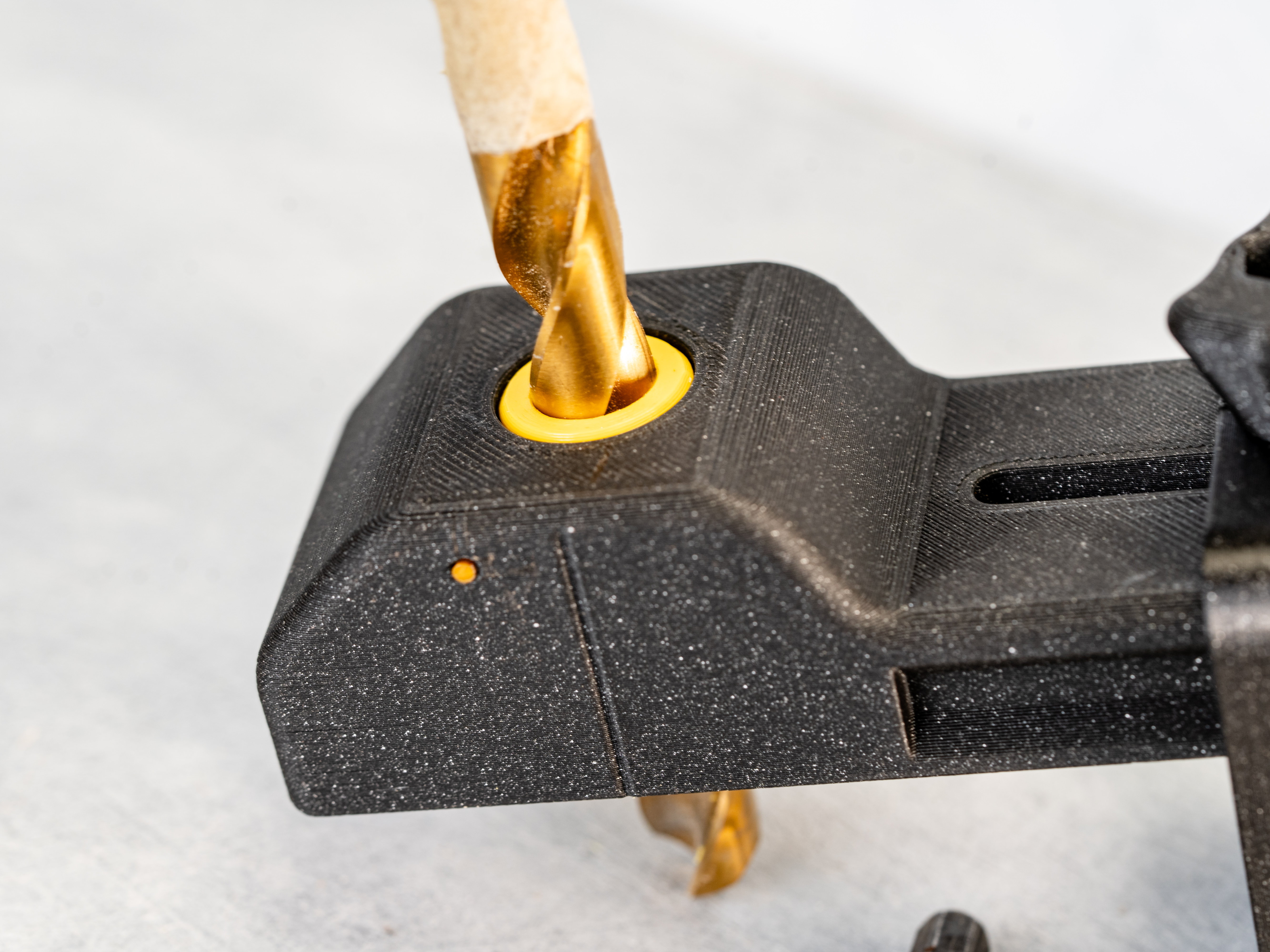 Adjustable Drill guide with stop and replaceable guide elements — thumbnail 6