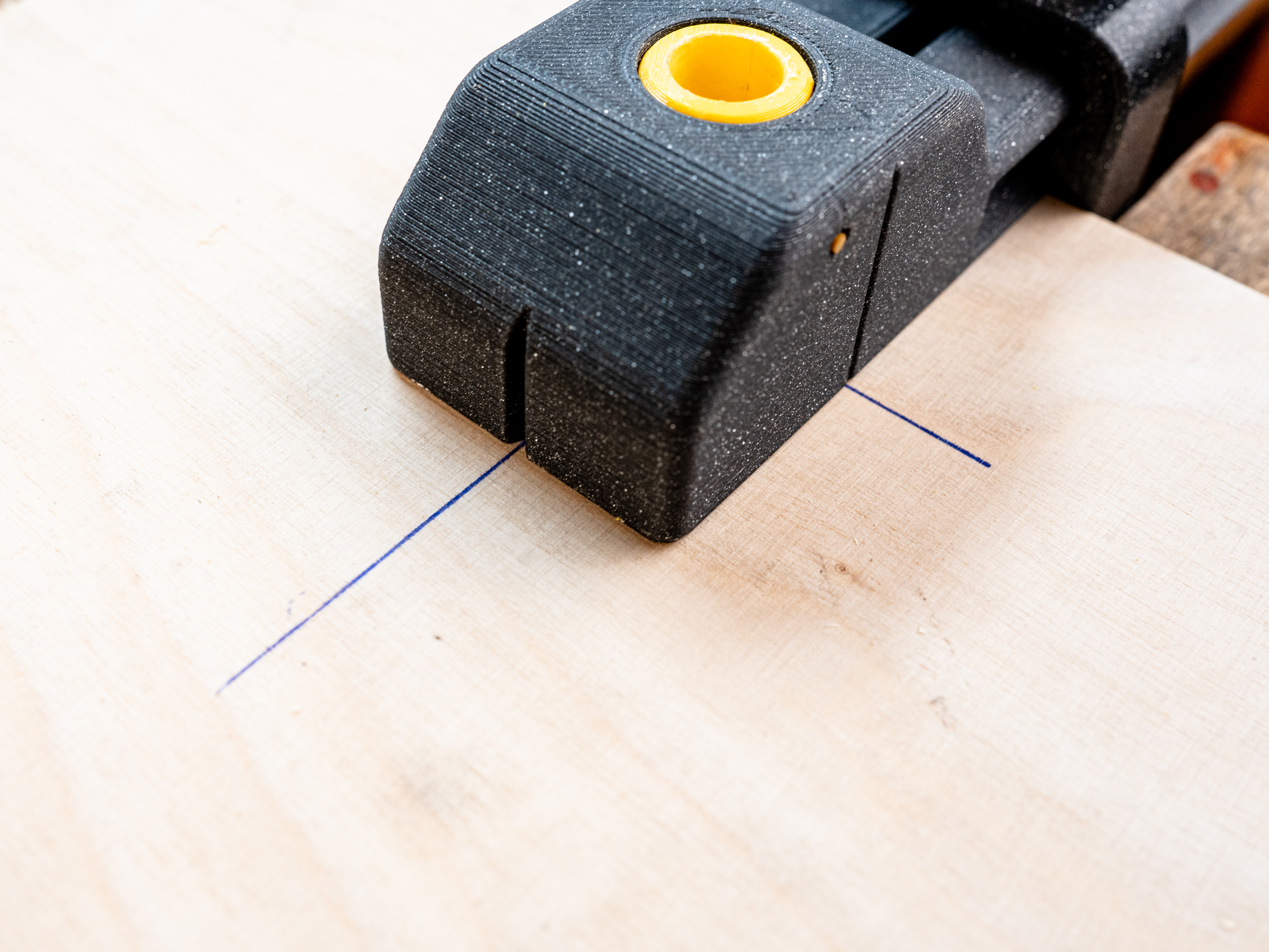 Adjustable Drill guide with stop and replaceable guide elements — thumbnail 12