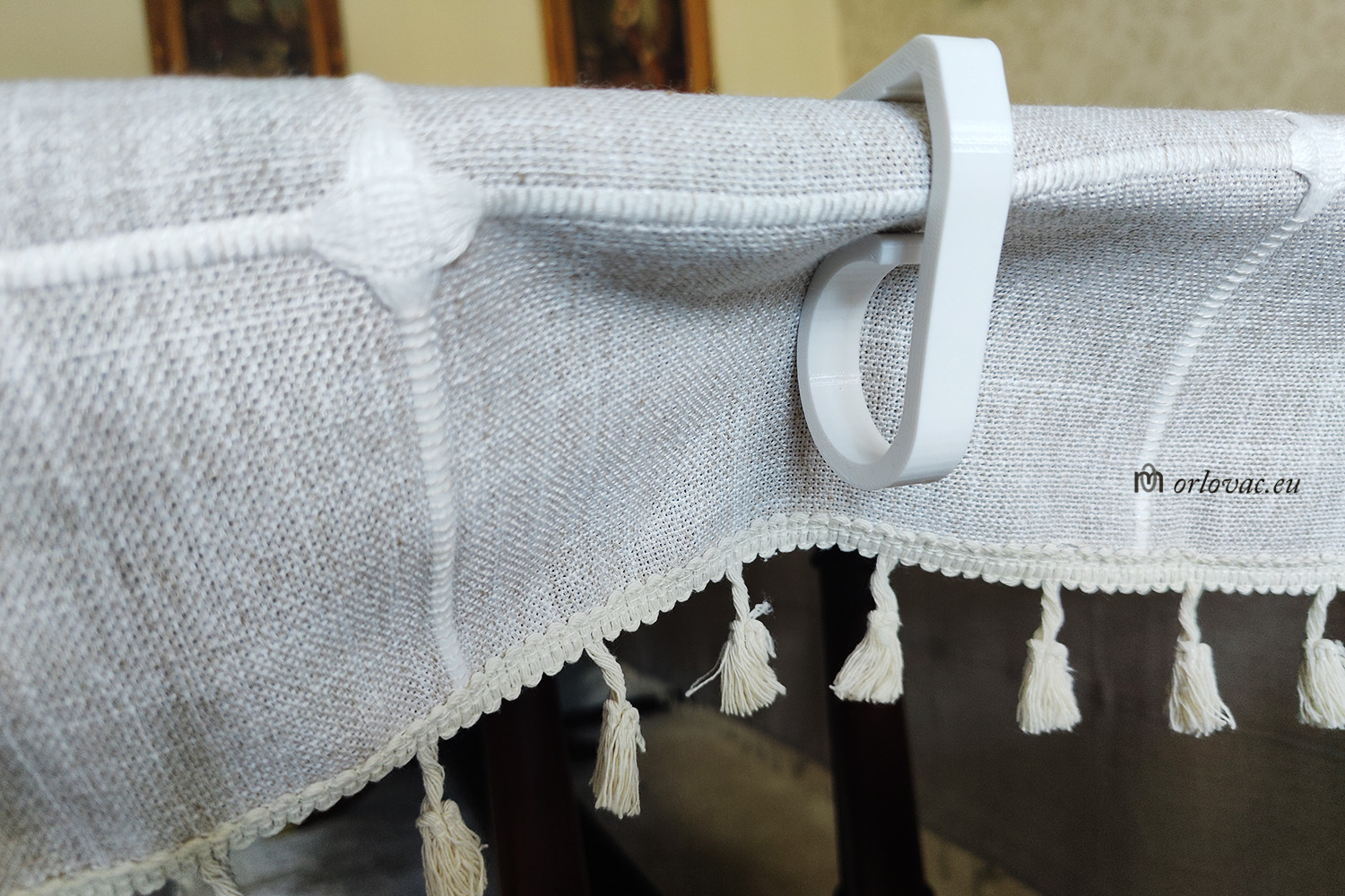 Tablecloth Clip