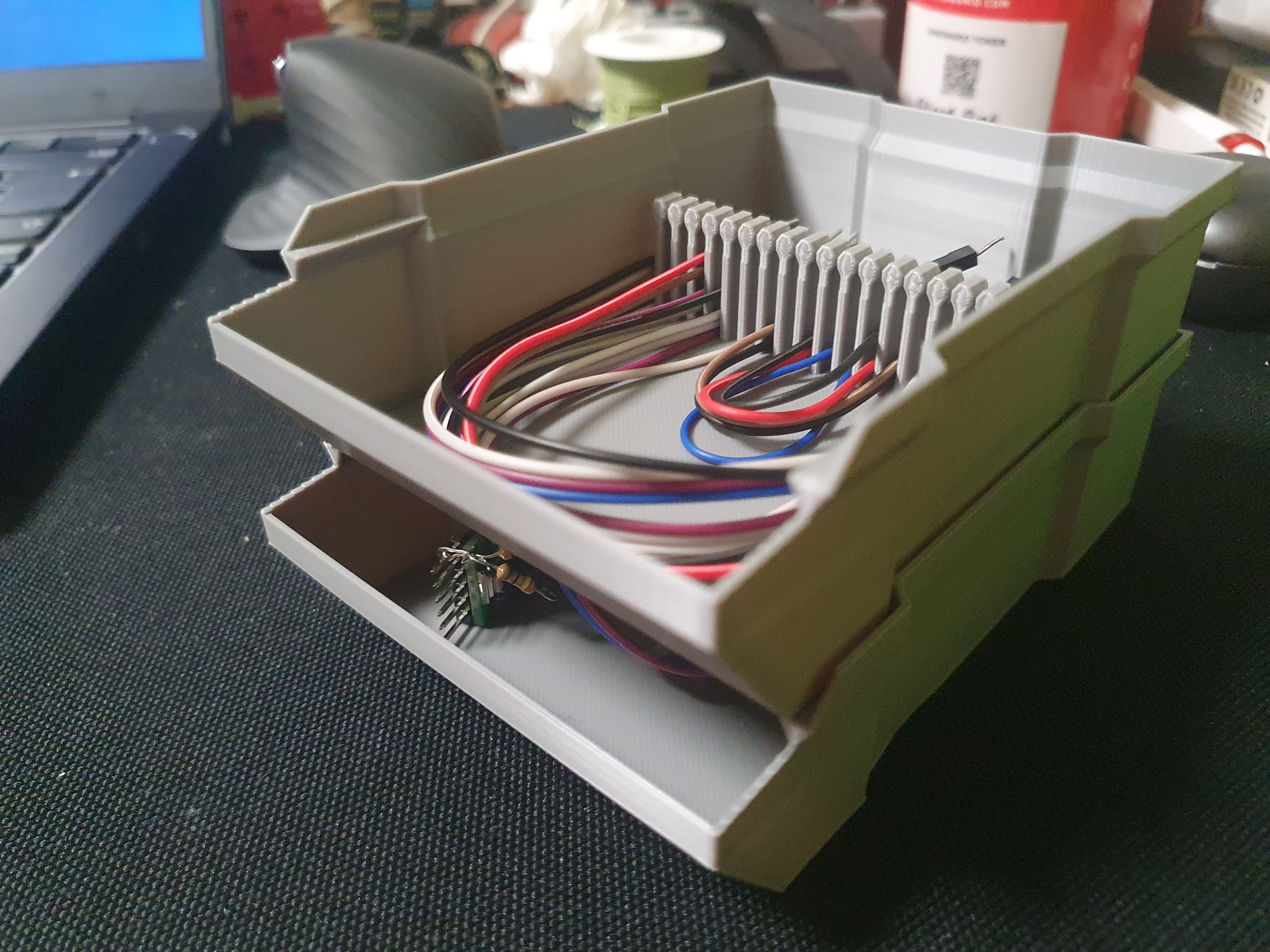 Stackable boxes - dupont organizer