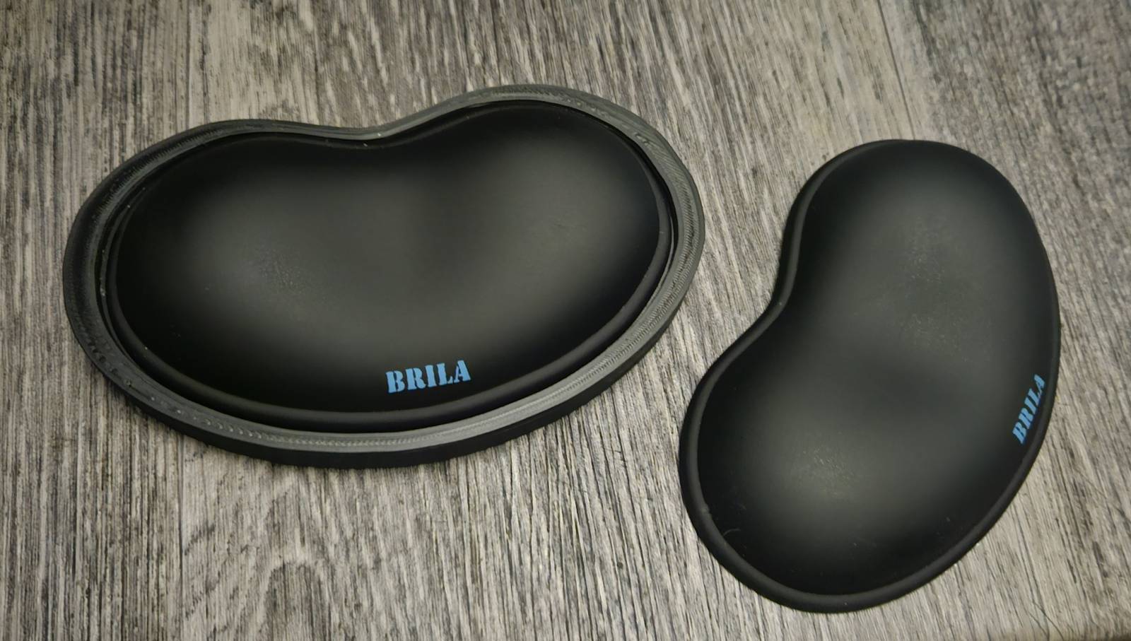 Ergonomic wrist pad for keyboard e.g. dactyl