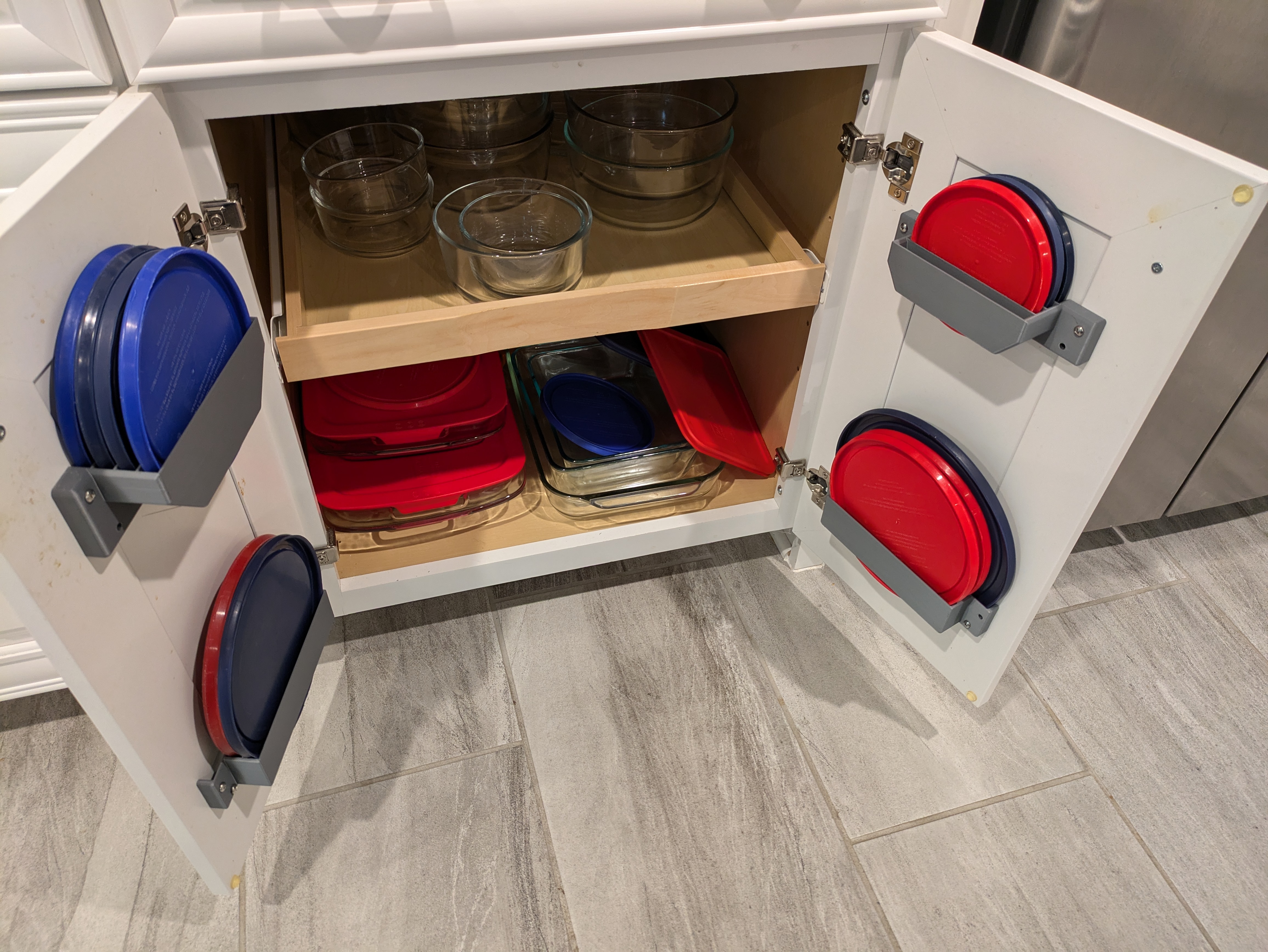 Pyrex lid holders