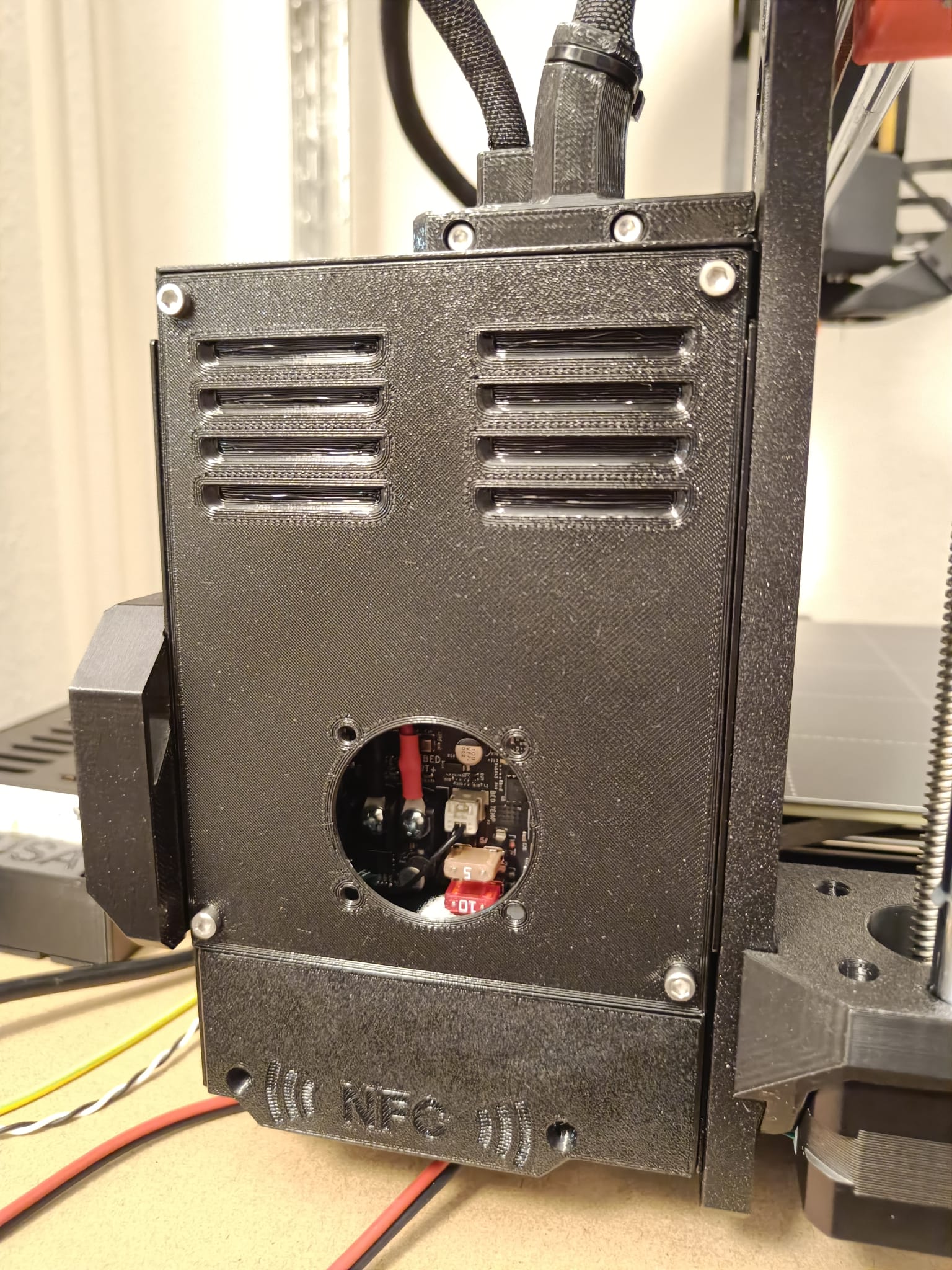 Prusa MK4 electronics box cover with fan inside — miniatura 2