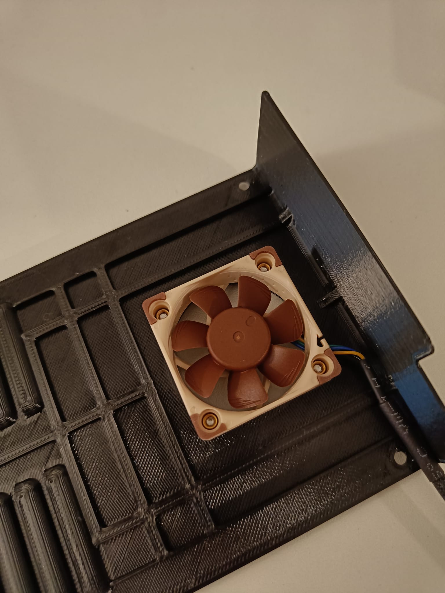 Prusa MK4 electronics box cover with fan inside — miniatura 5