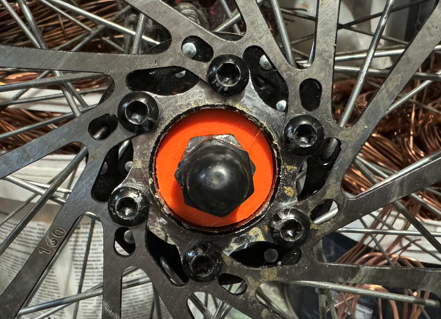 Simple hub bearing dust cap for bicycle