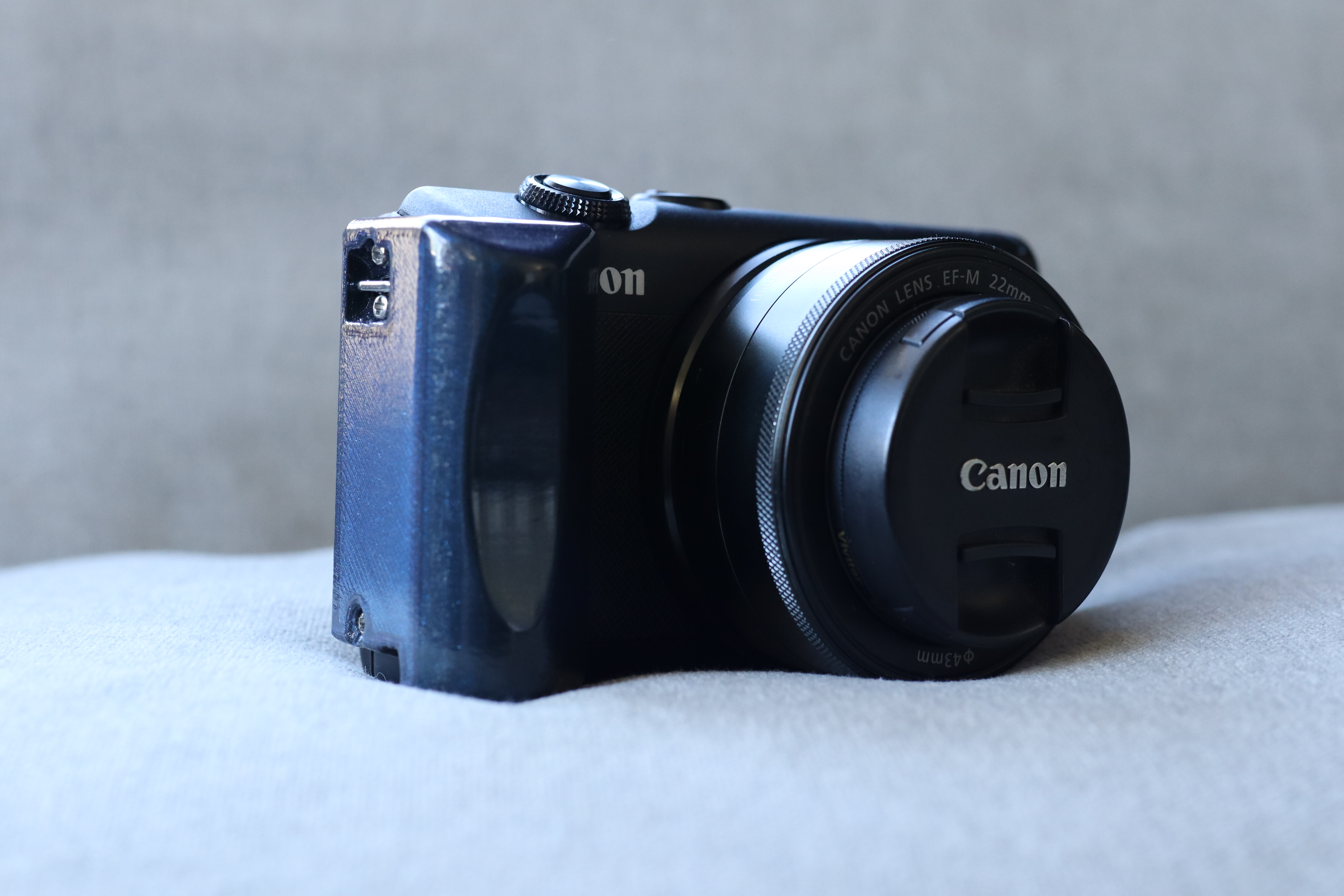 Canon EOS M200 Side Grip