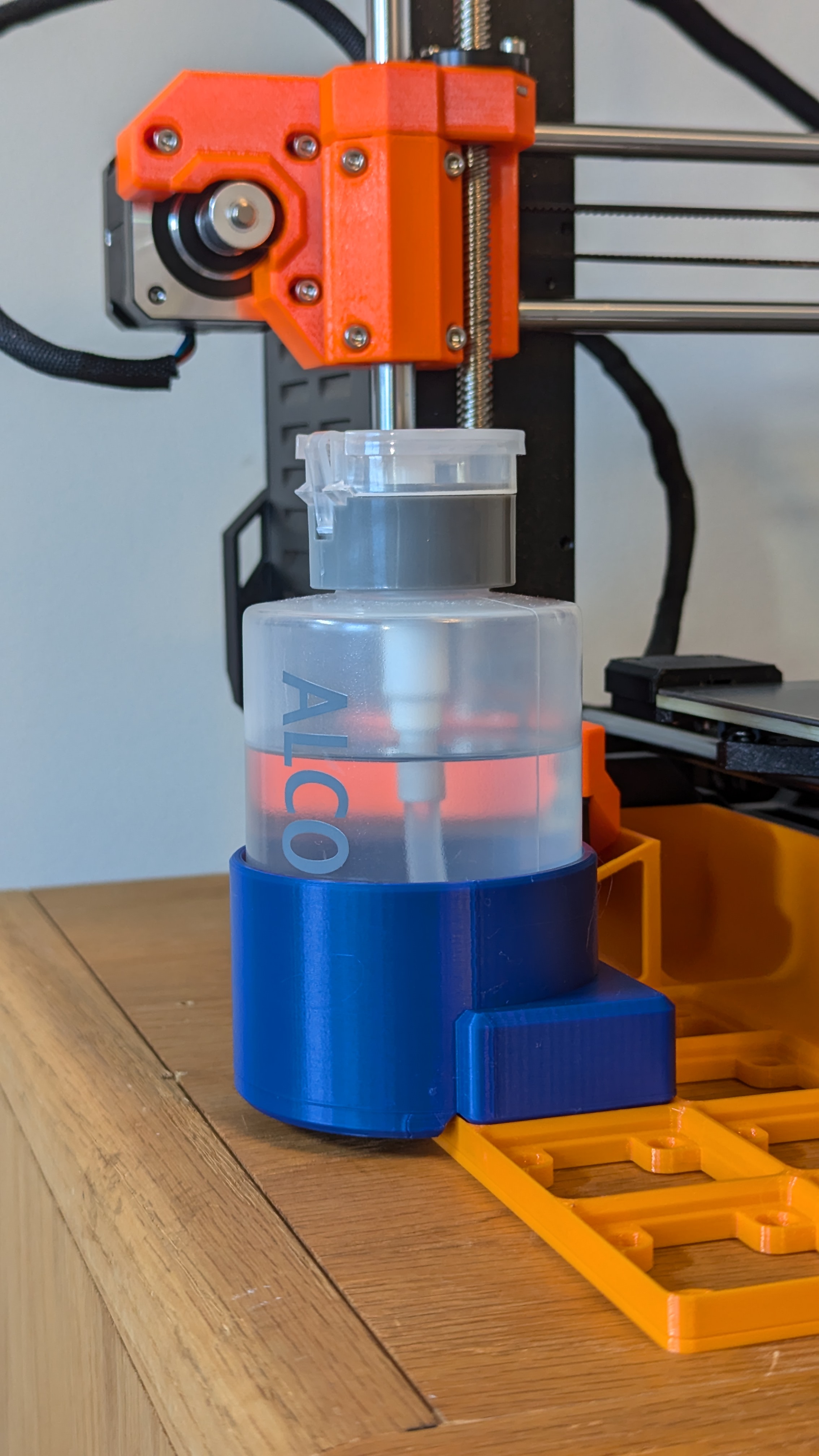 Gridfinity Alcohol Cleaning Stand