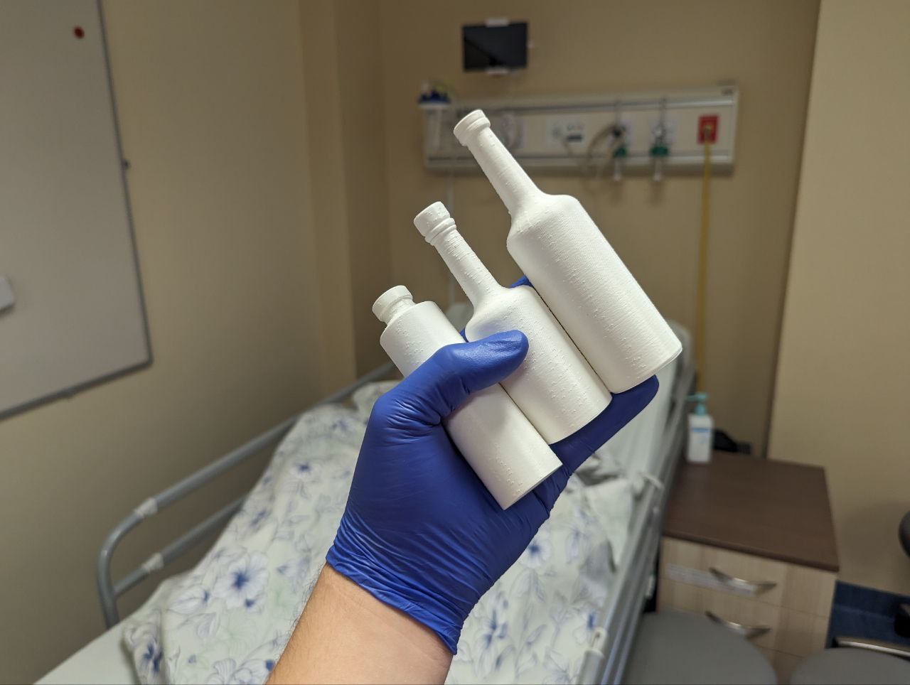 Blood culture bottles prop for clinical simulation pursposes
