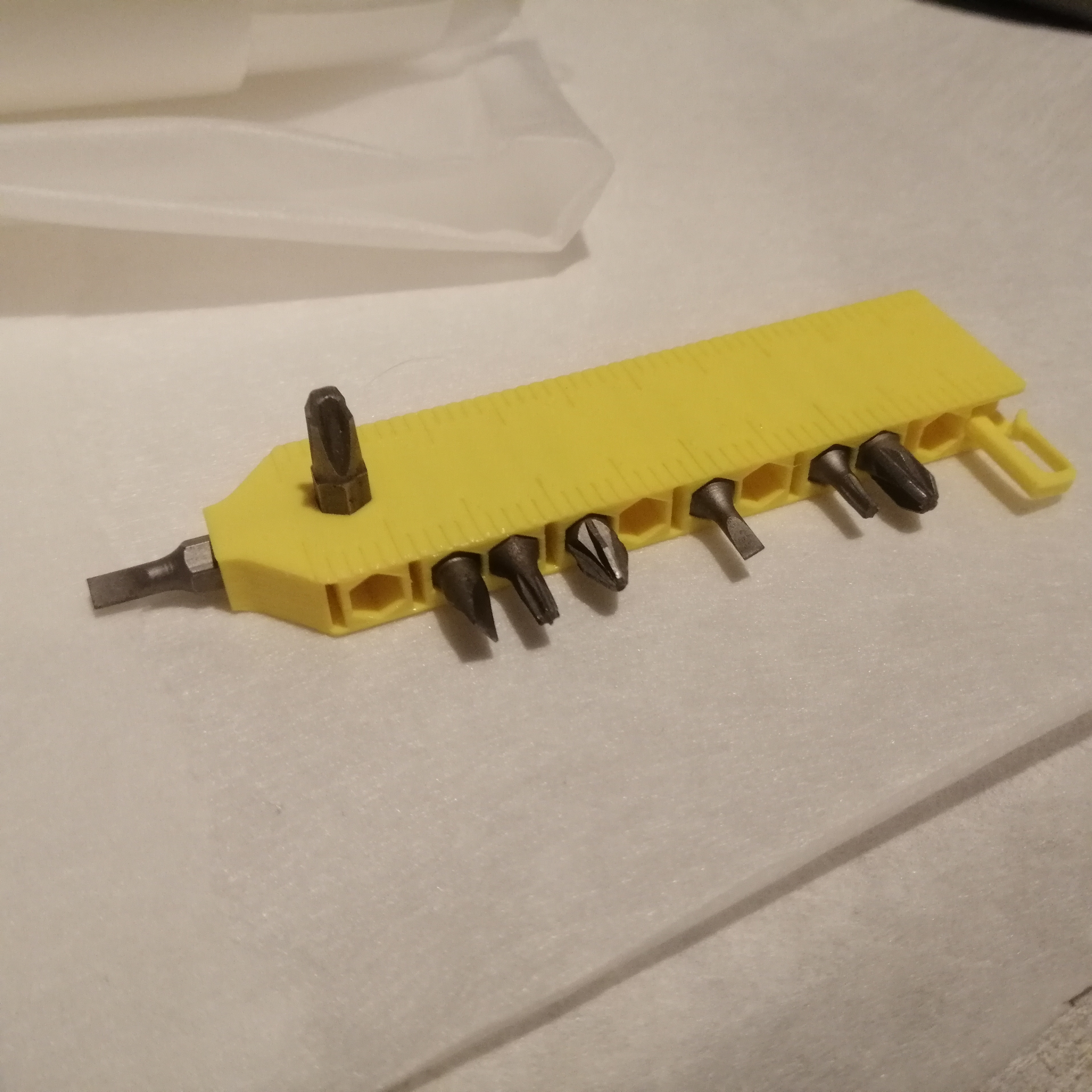 EDC Screwdriver+magnetic bit holder