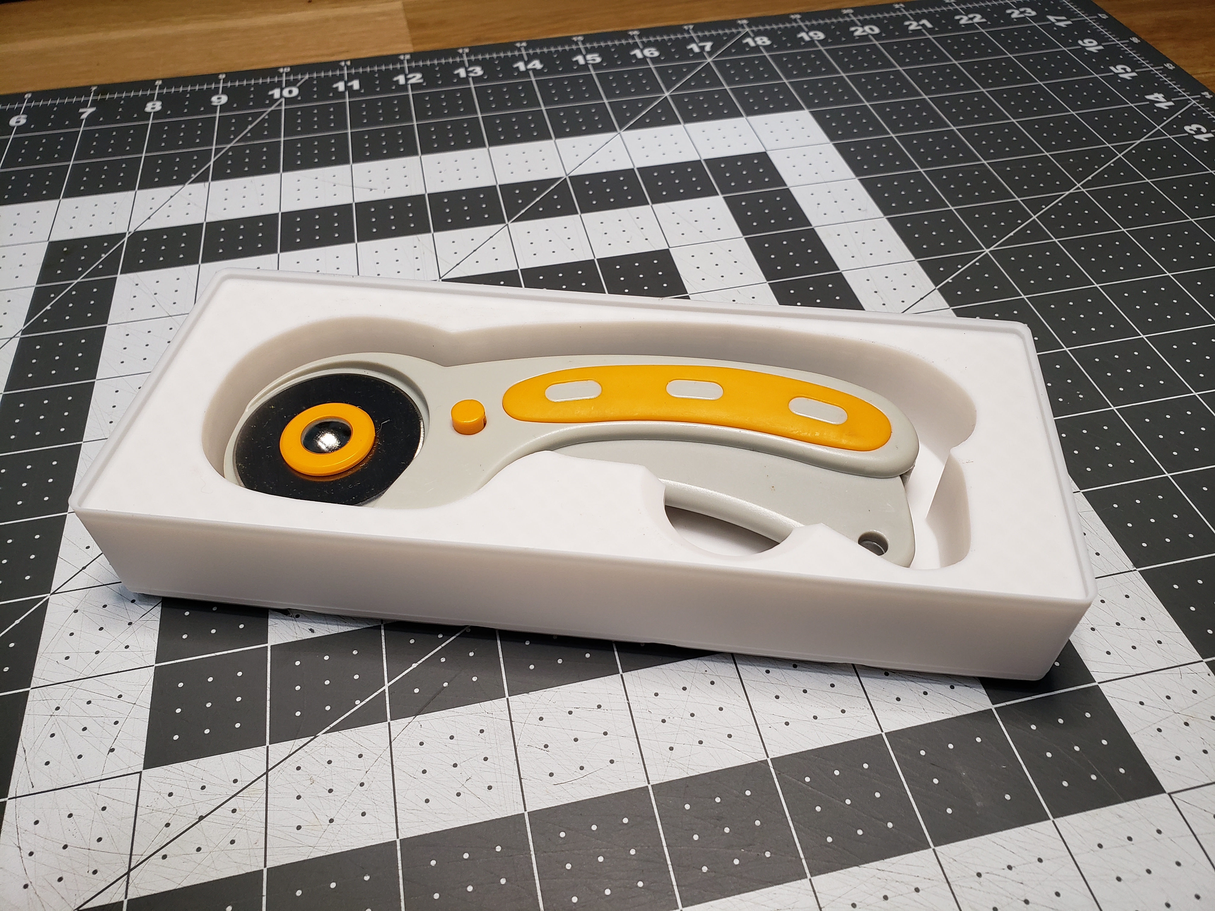 Gridfinity Bin - 2x5 - Rotary Cutter Holder