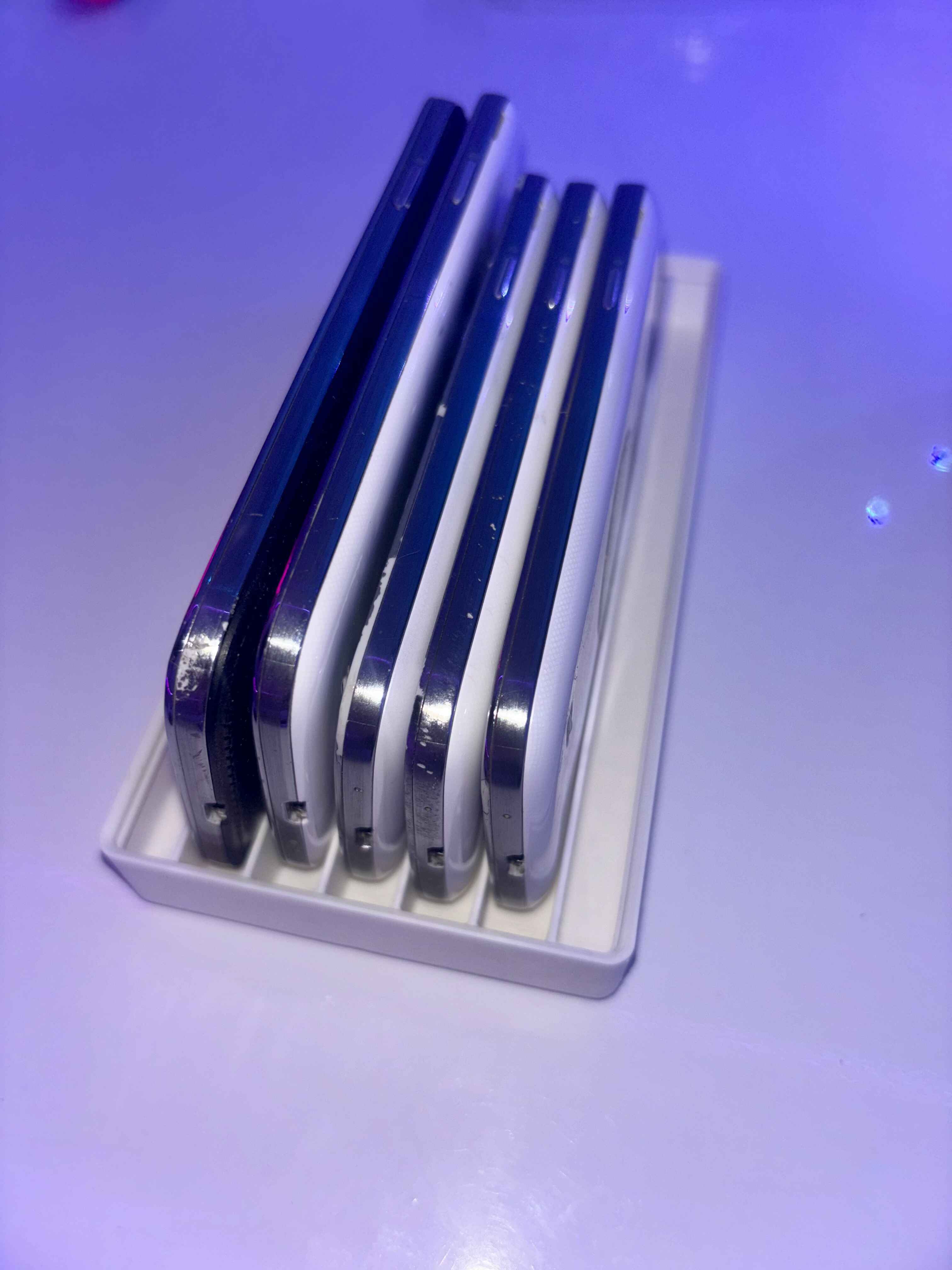 Gridfinity Smartphone Holder for 7 Phones 2x4 bin