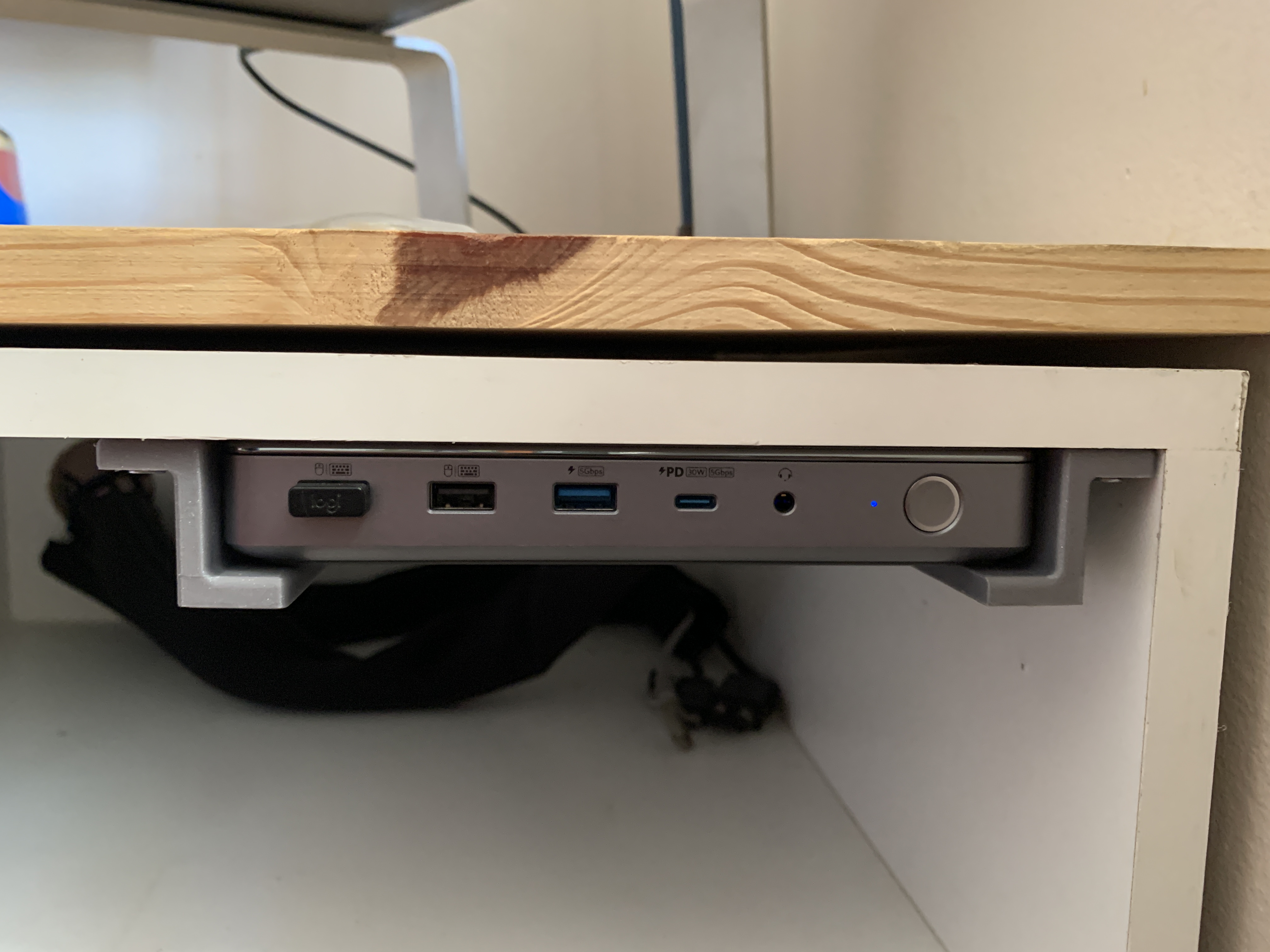 Anker 564 USB-C Docking Station - Desk Mount