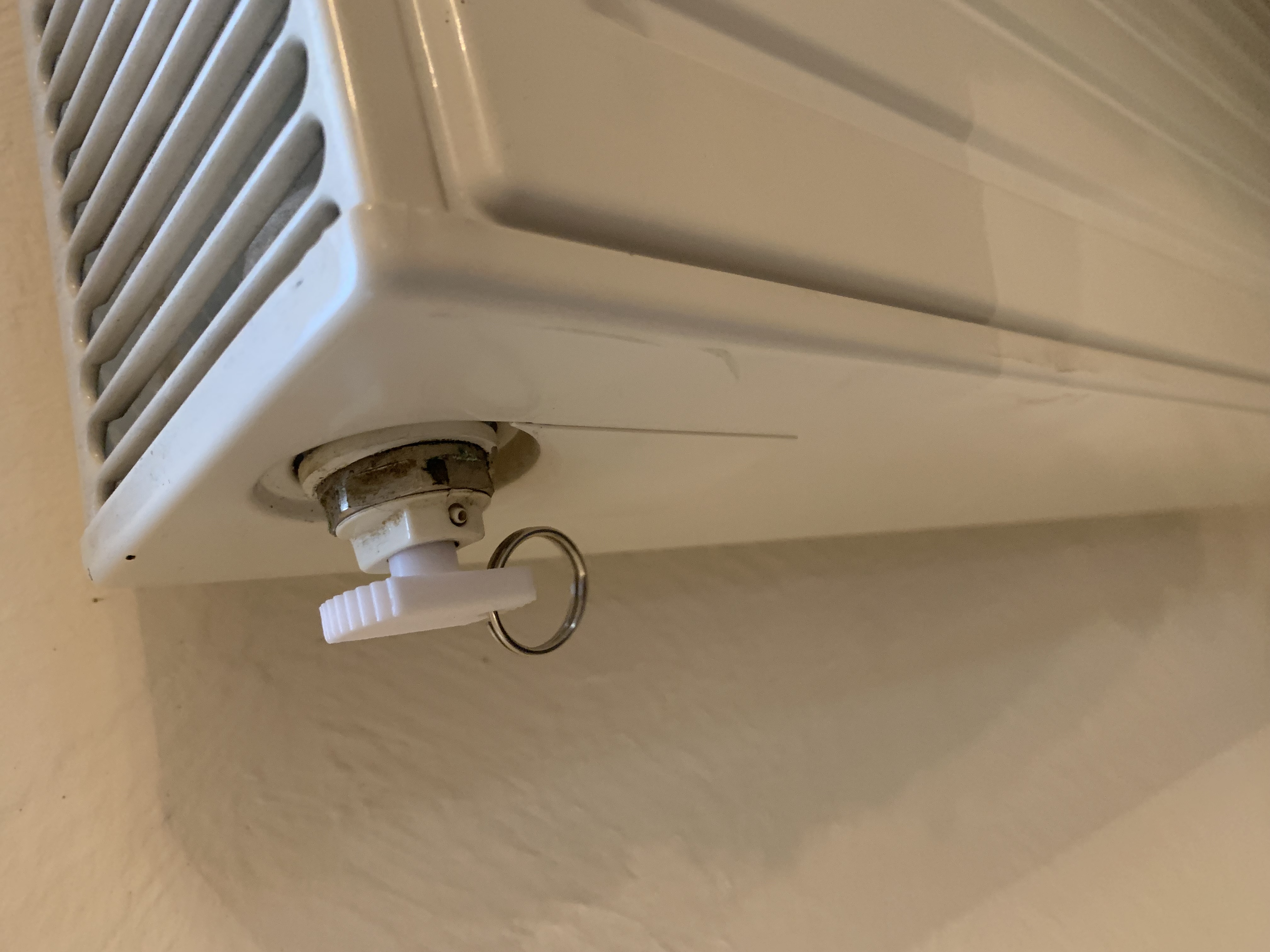 Air bleeder key - For radiator air purge