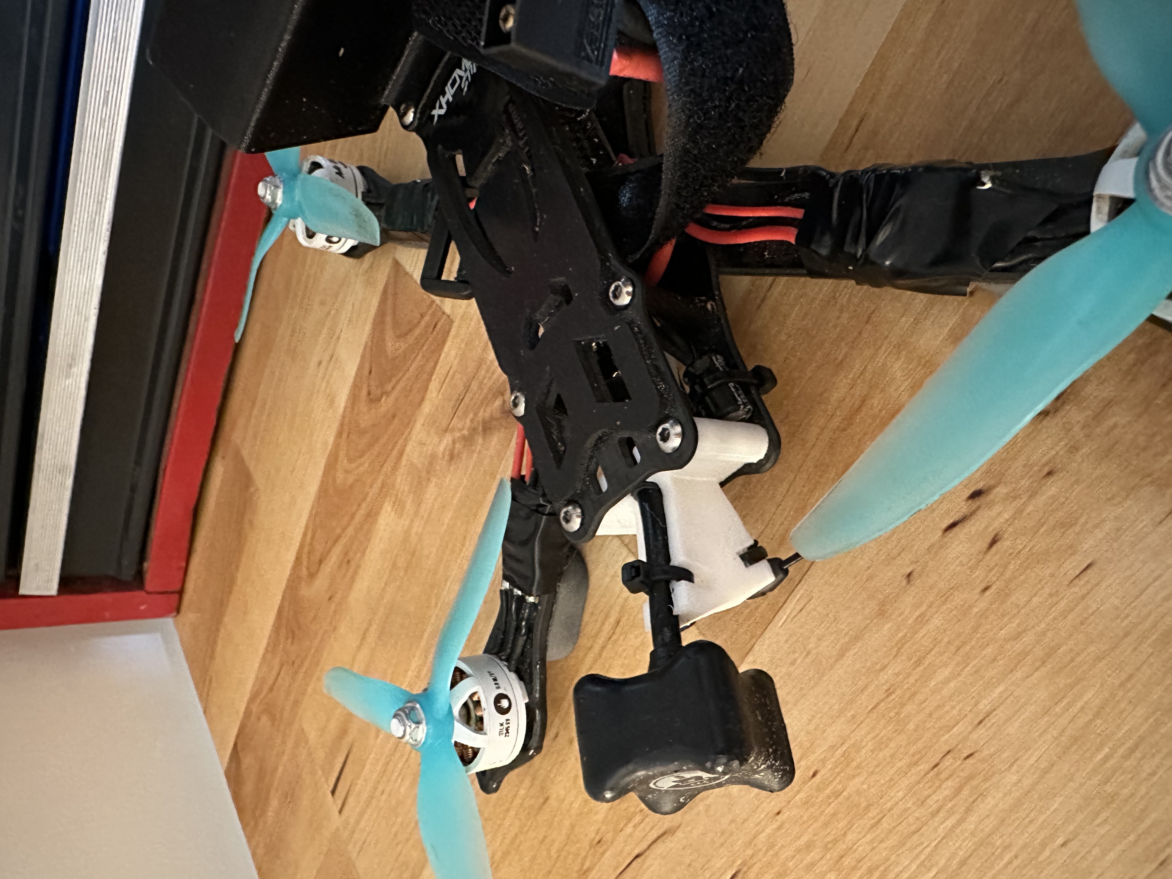 Xhover Stingy Antenna Mount