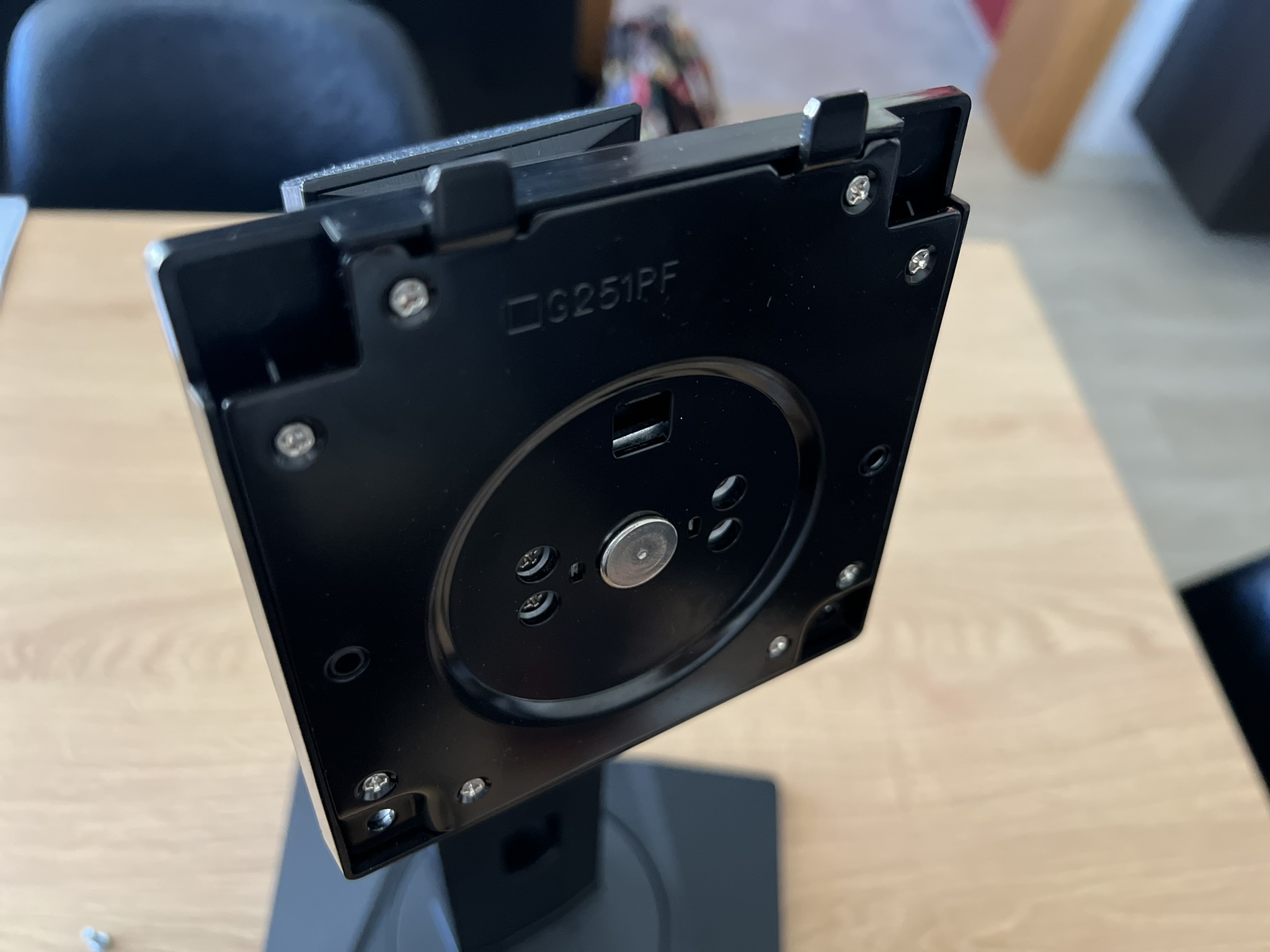 Redukce Vesa držáku - holder reduction VESA