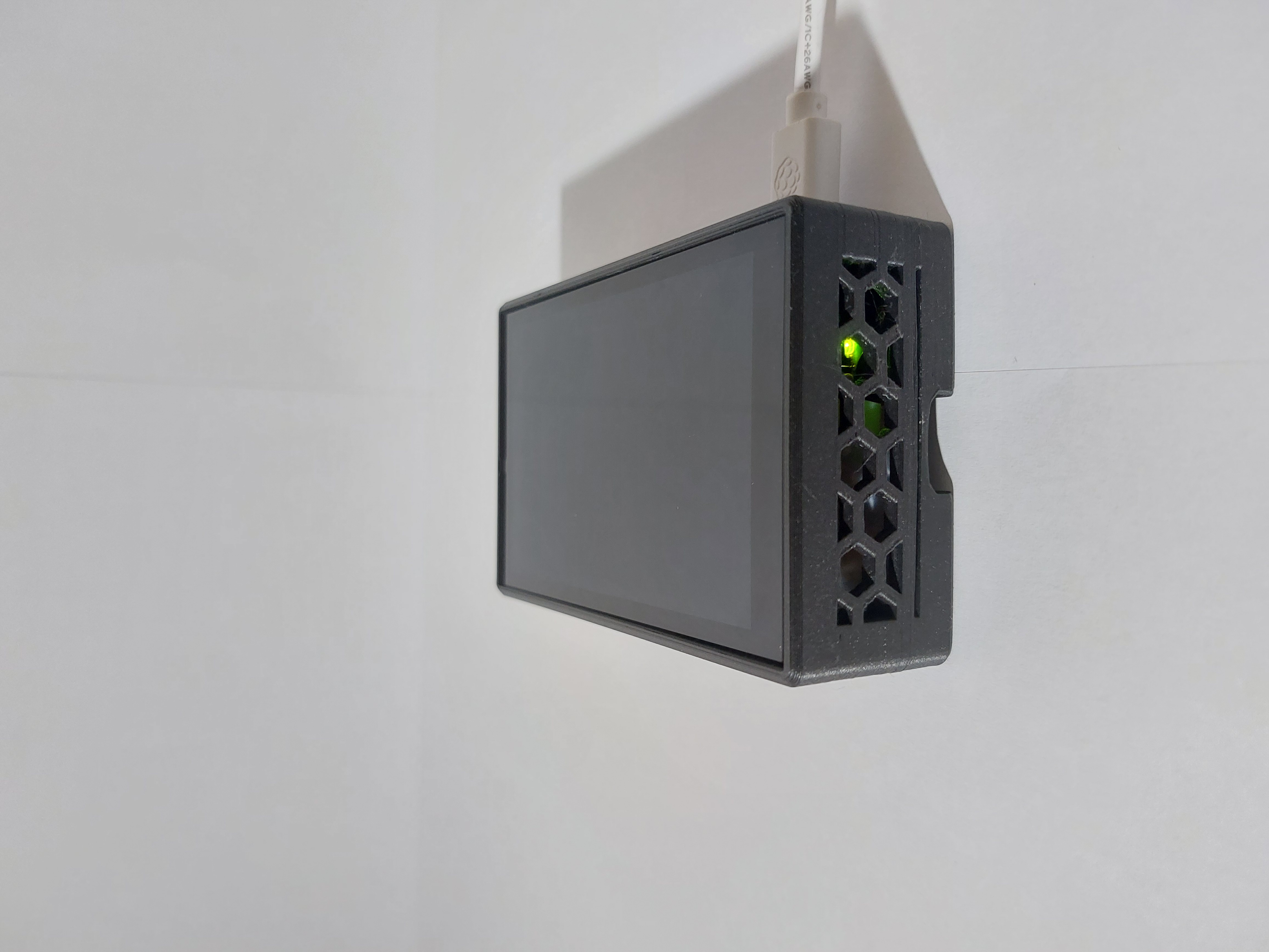 Hyperpixel Raspberry Pi 5 Case v2 — thumbnail 2