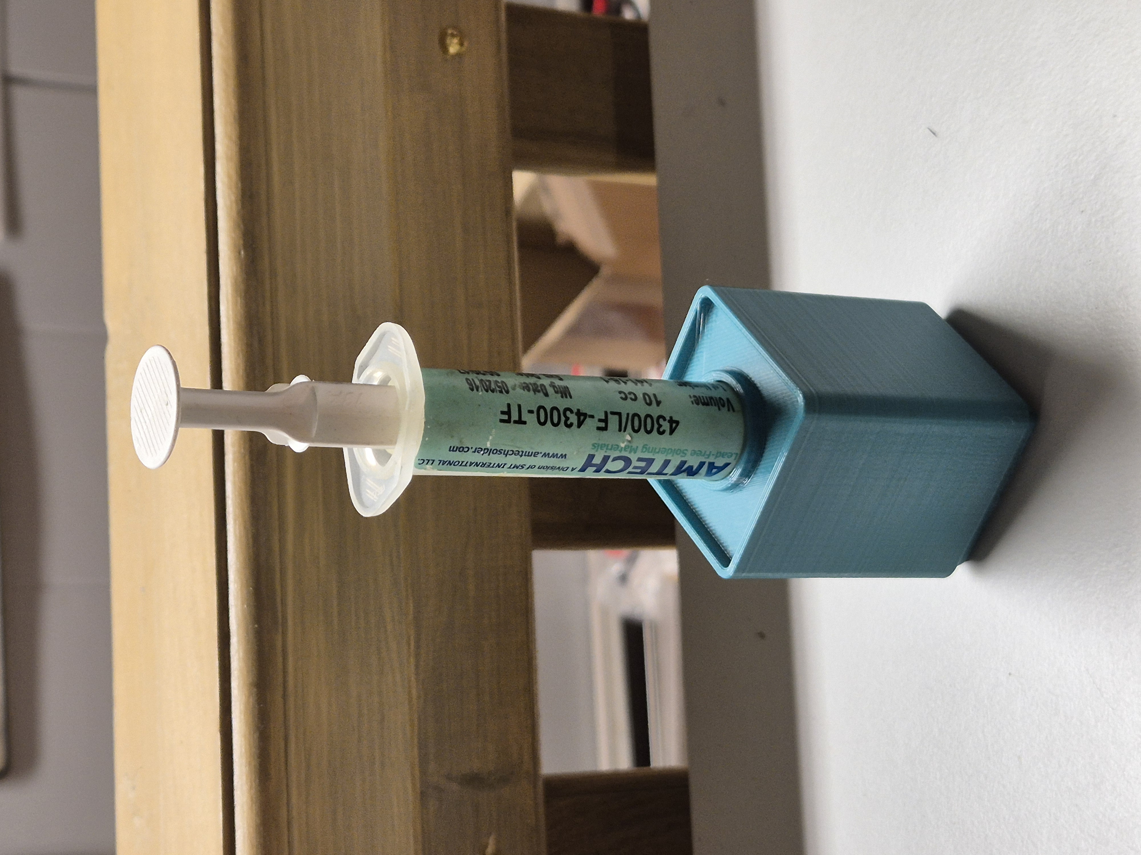 Gridfinity 1x1 Flux Syringe Holder