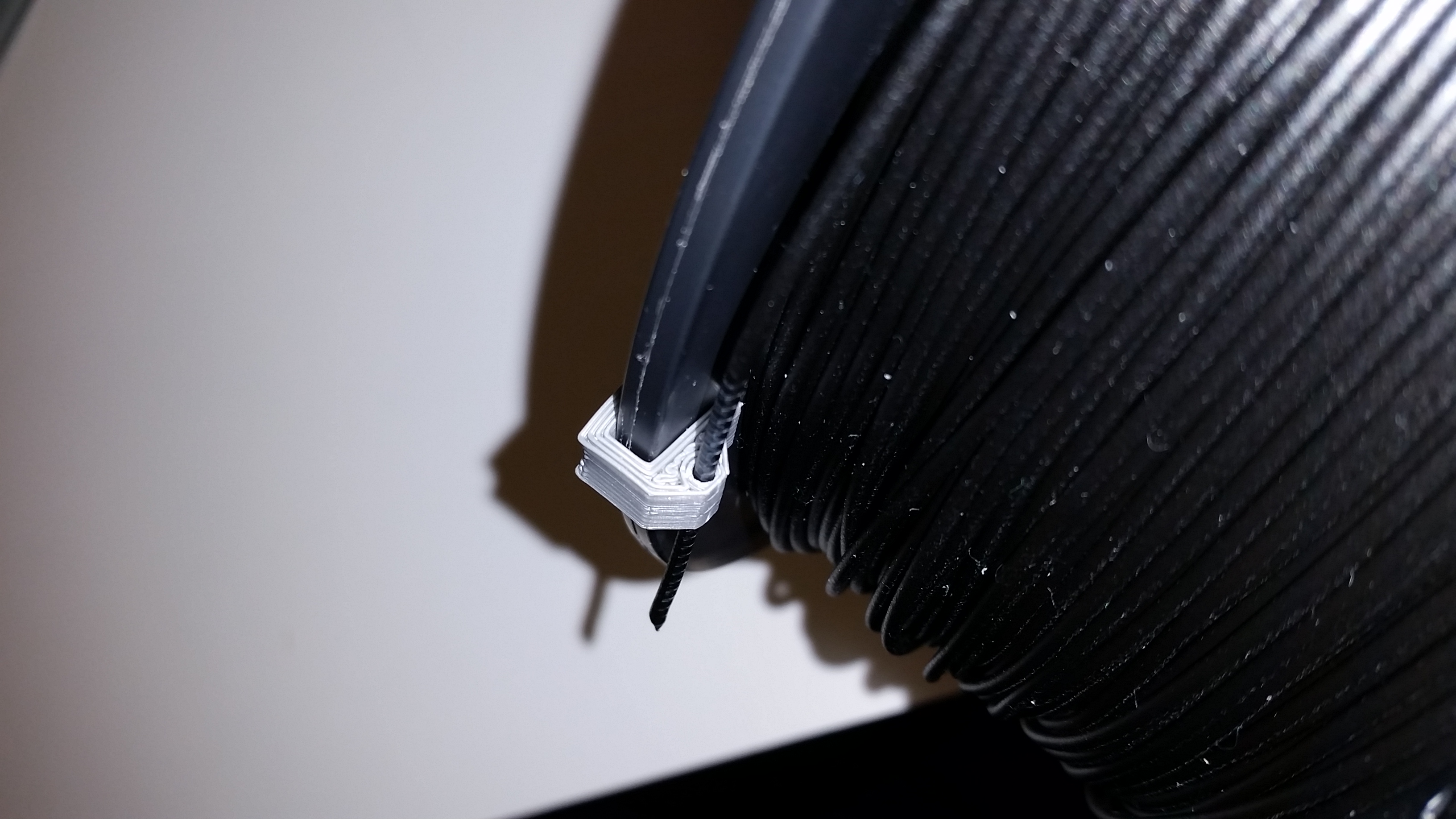 Filament clip for Inland (MicroCenter) filament spools