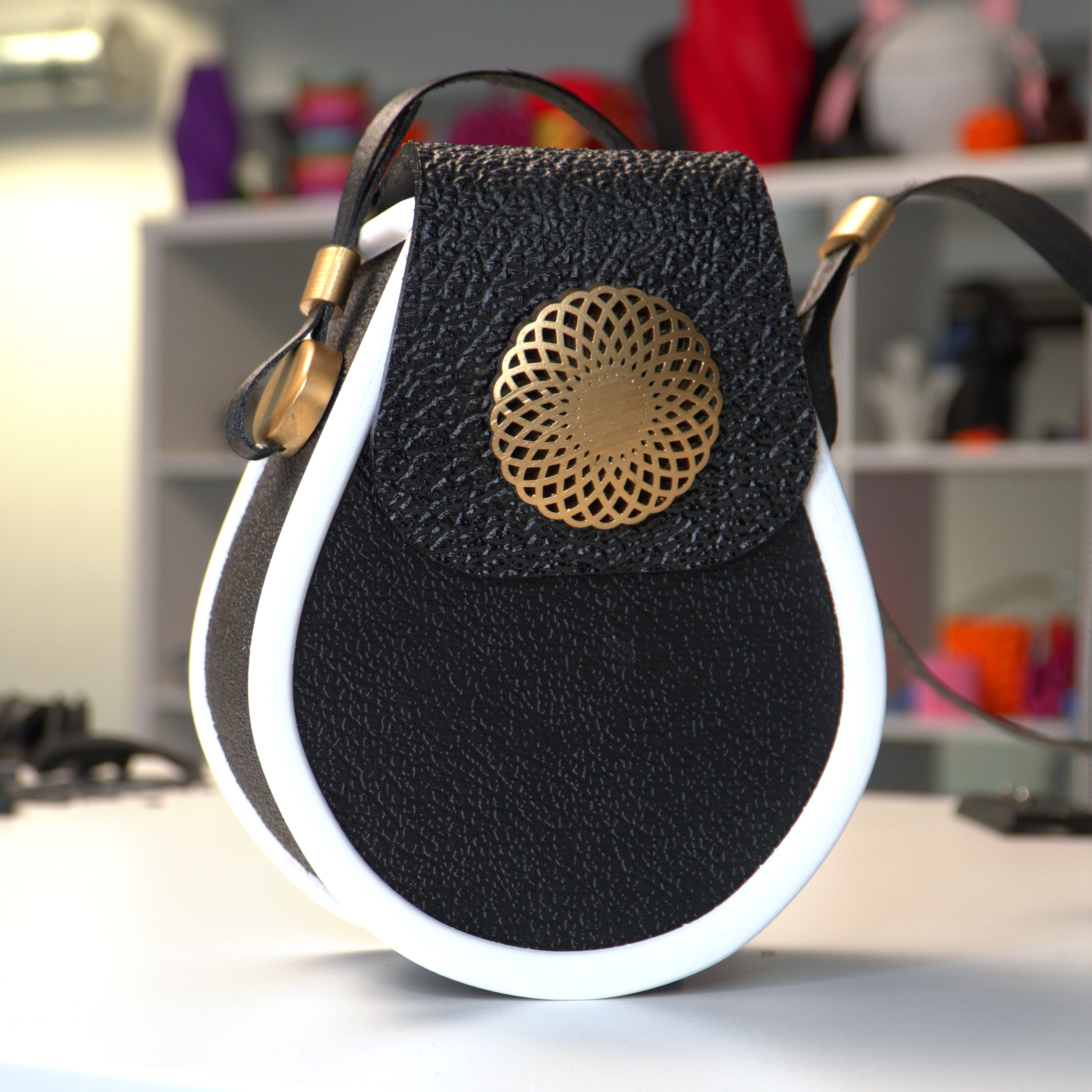 Teardrop - 3D Printed Leather Look Bag
