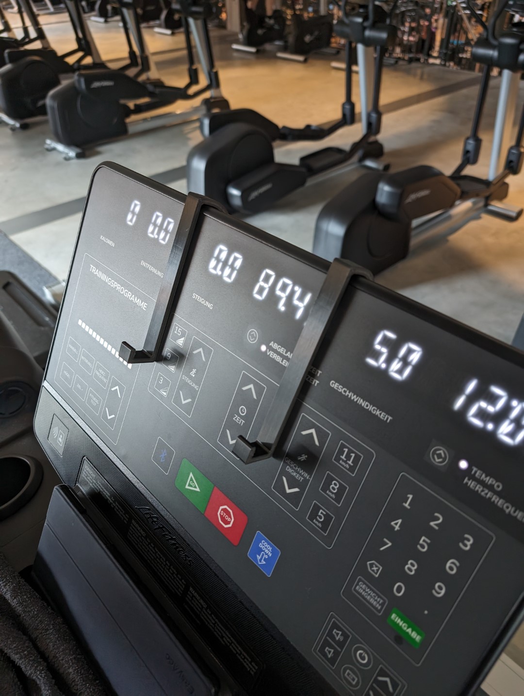 Universal Tablet Holder for Treadmill and Crosstrainer