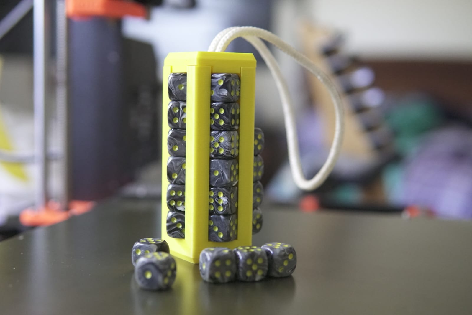 12mm Dice Holder by JuanBerasain Download free STL model