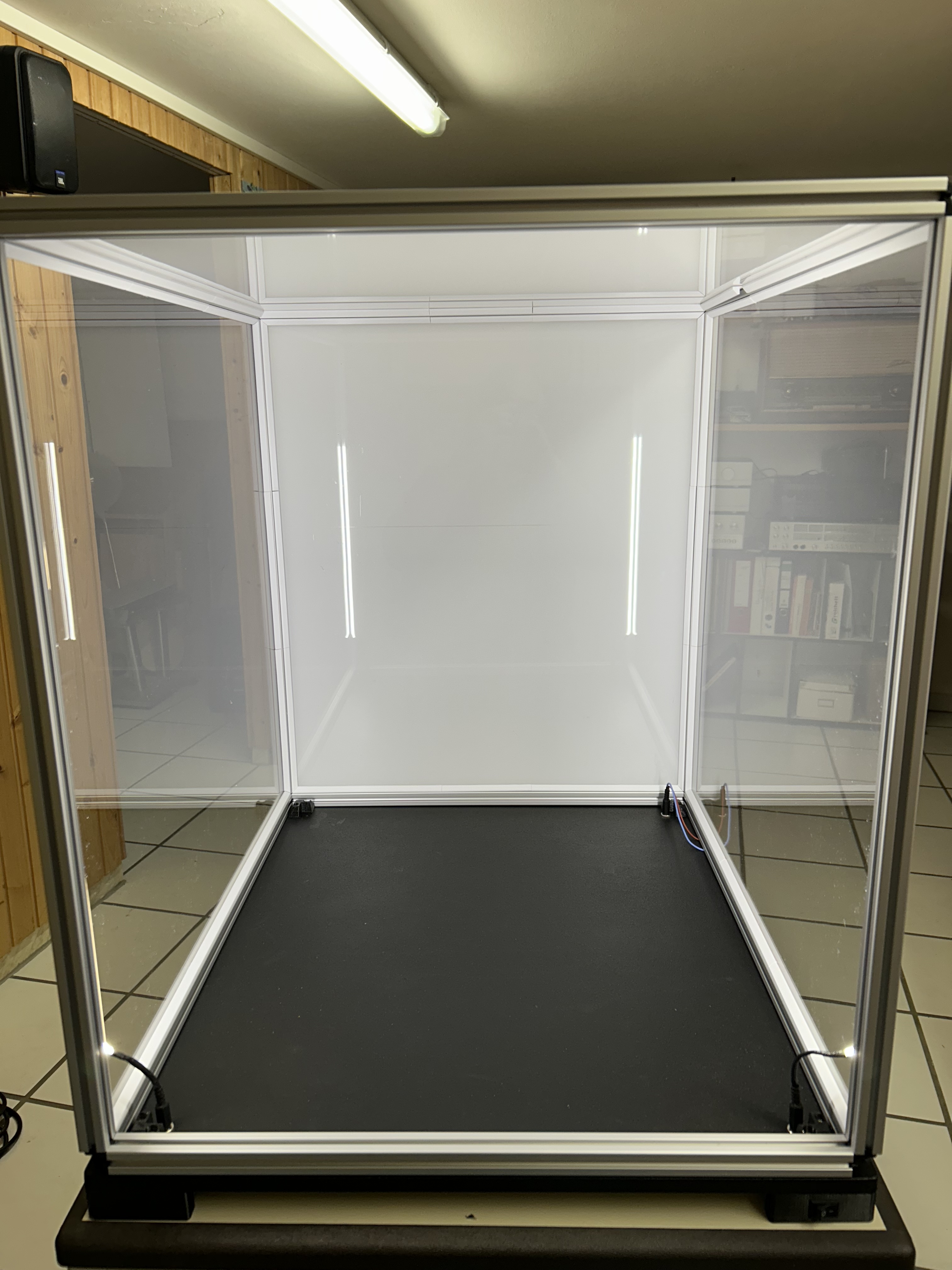 The HomeCube - LED Strip Wall Tightening Wedge — miniatura 3