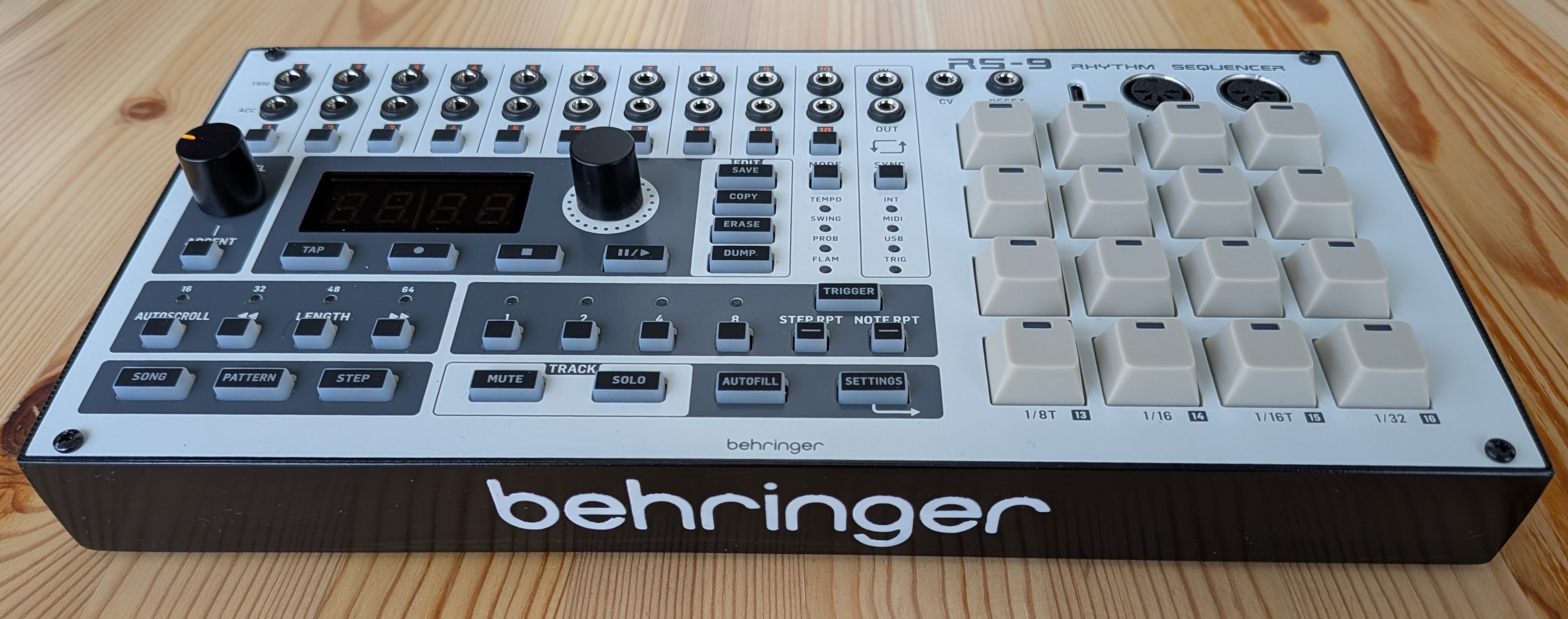 Behringer RS-9 Sequencer Case
