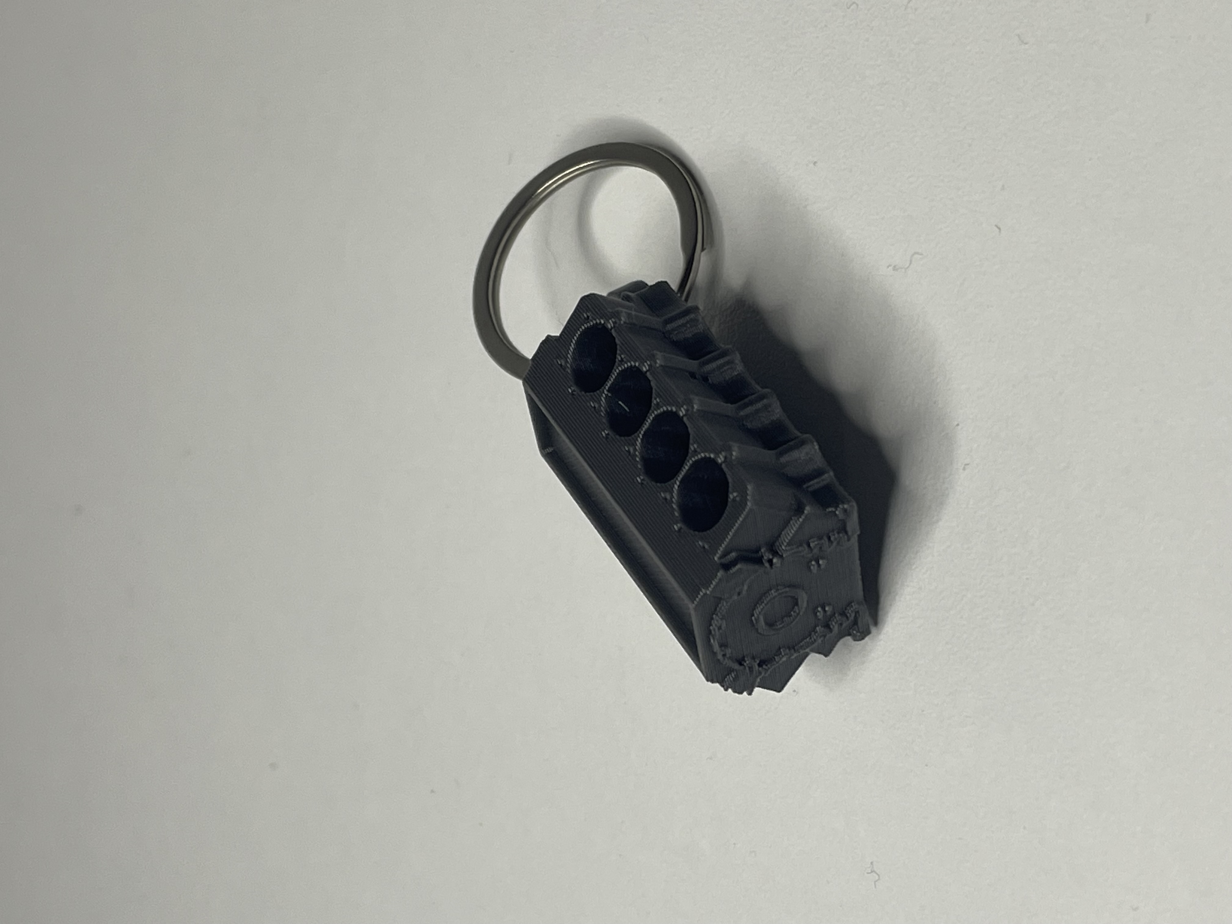 Miniatura 3 do modelo 3D Engine block V8 keychain