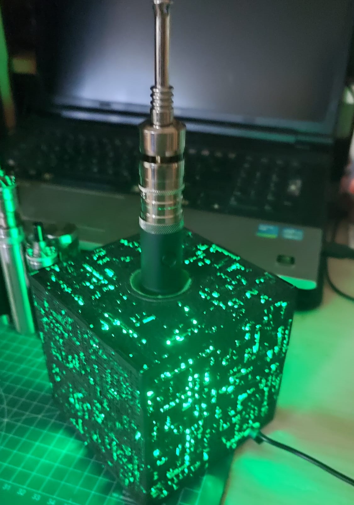 Borg Cube with LED as a vape tube holder