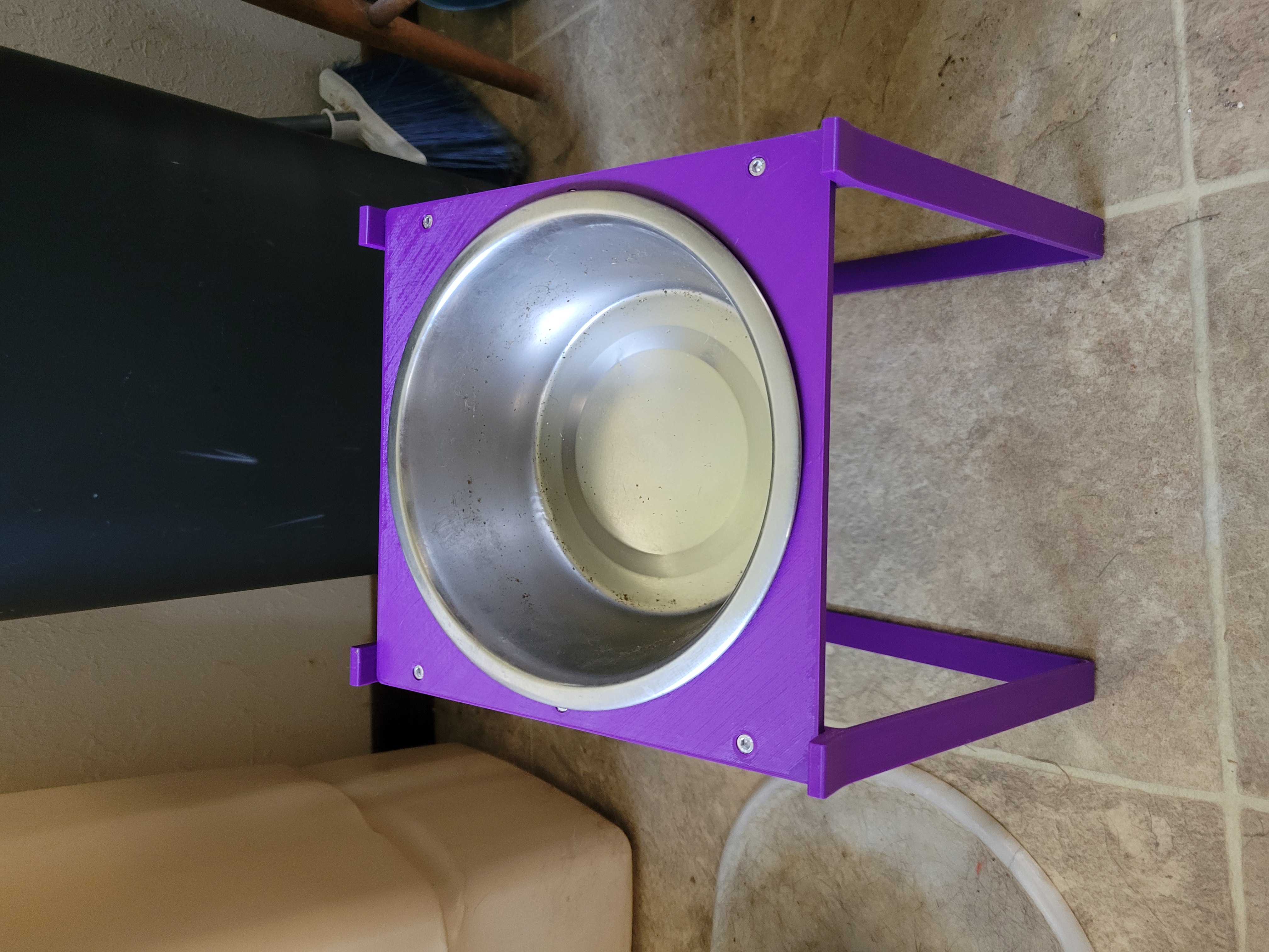 Raised Dog Bowl Stand