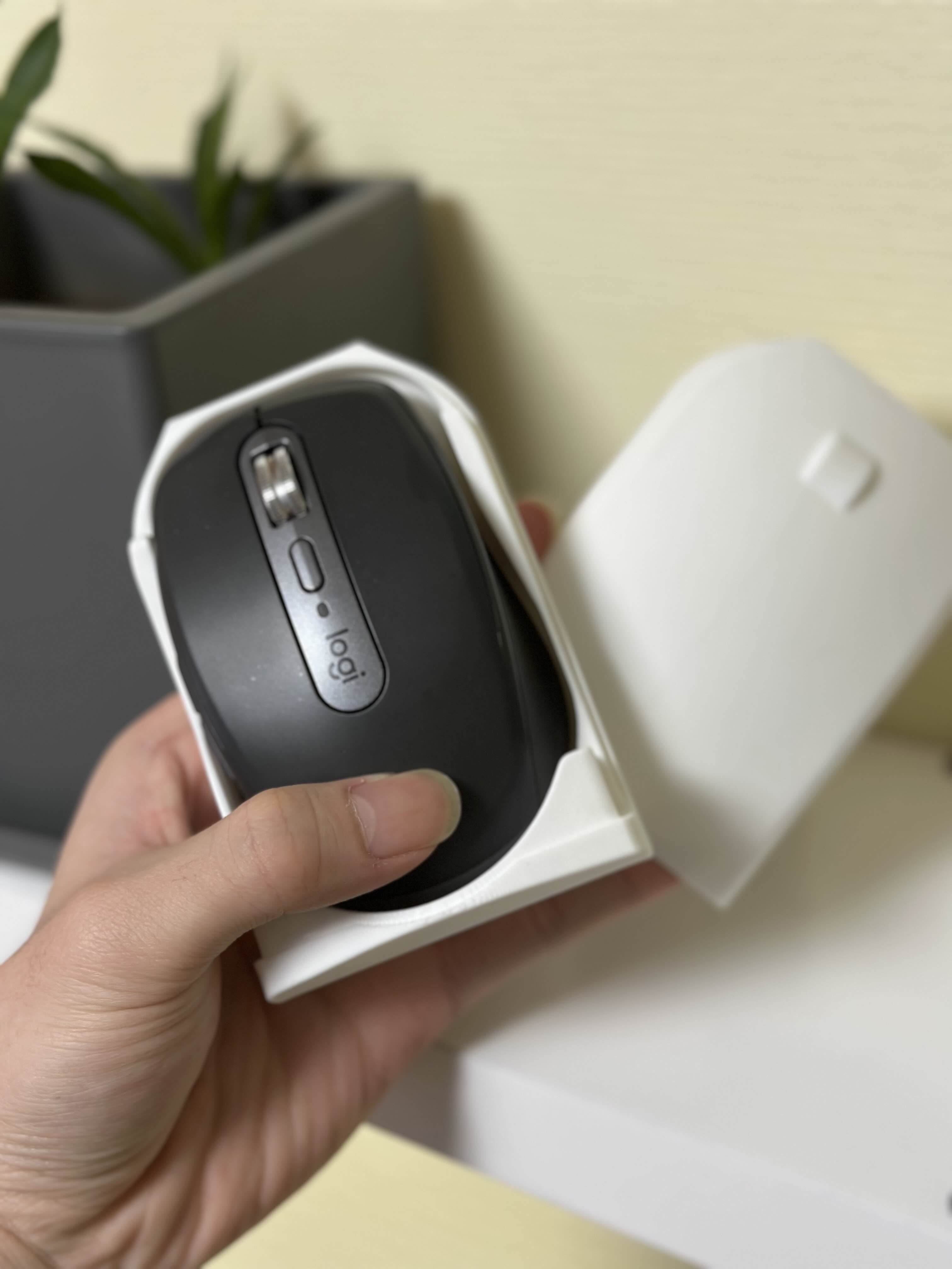 MX Anywhere 3 Case — miniatura 2