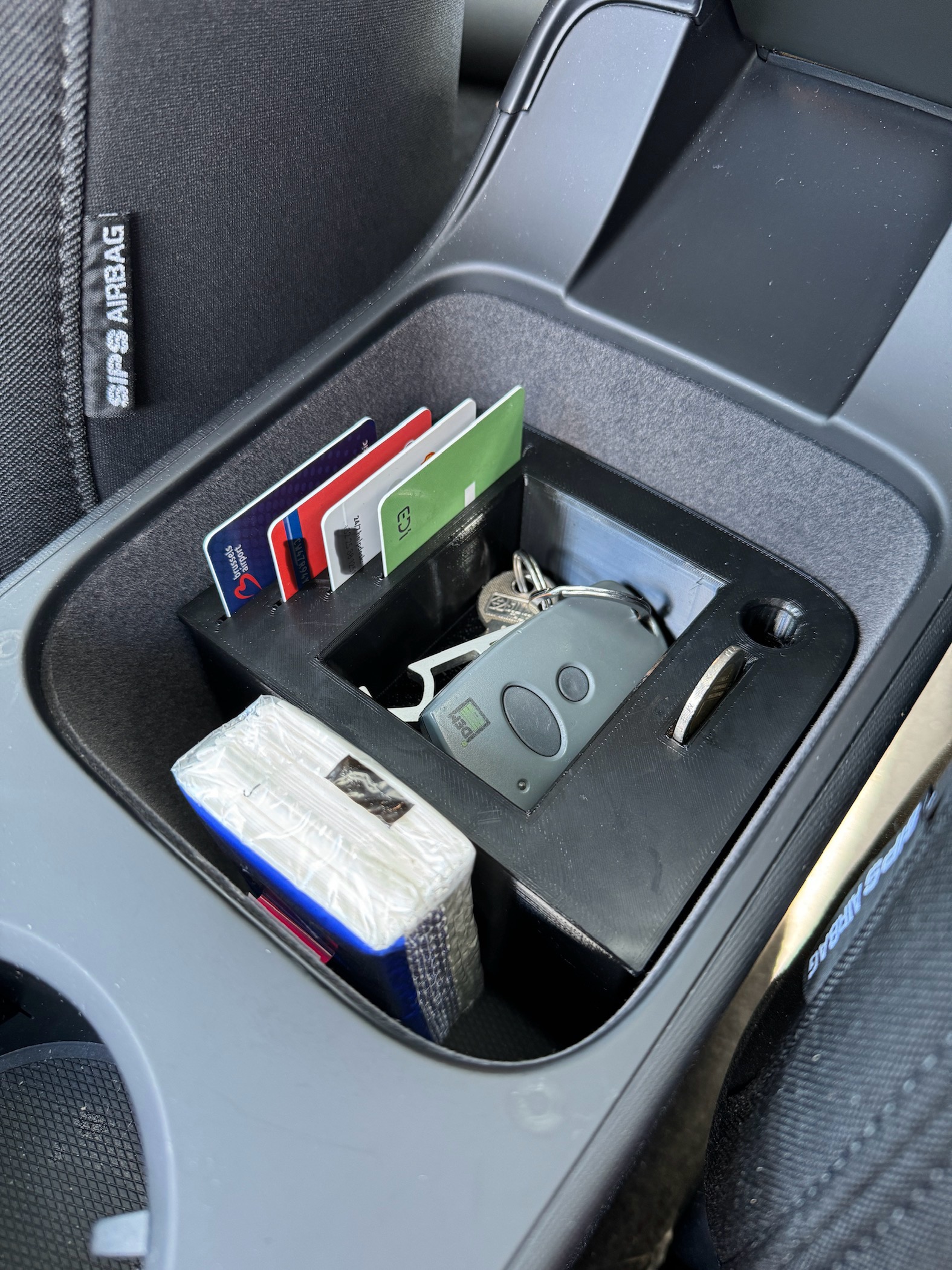 Polestar 2 middle console organizer