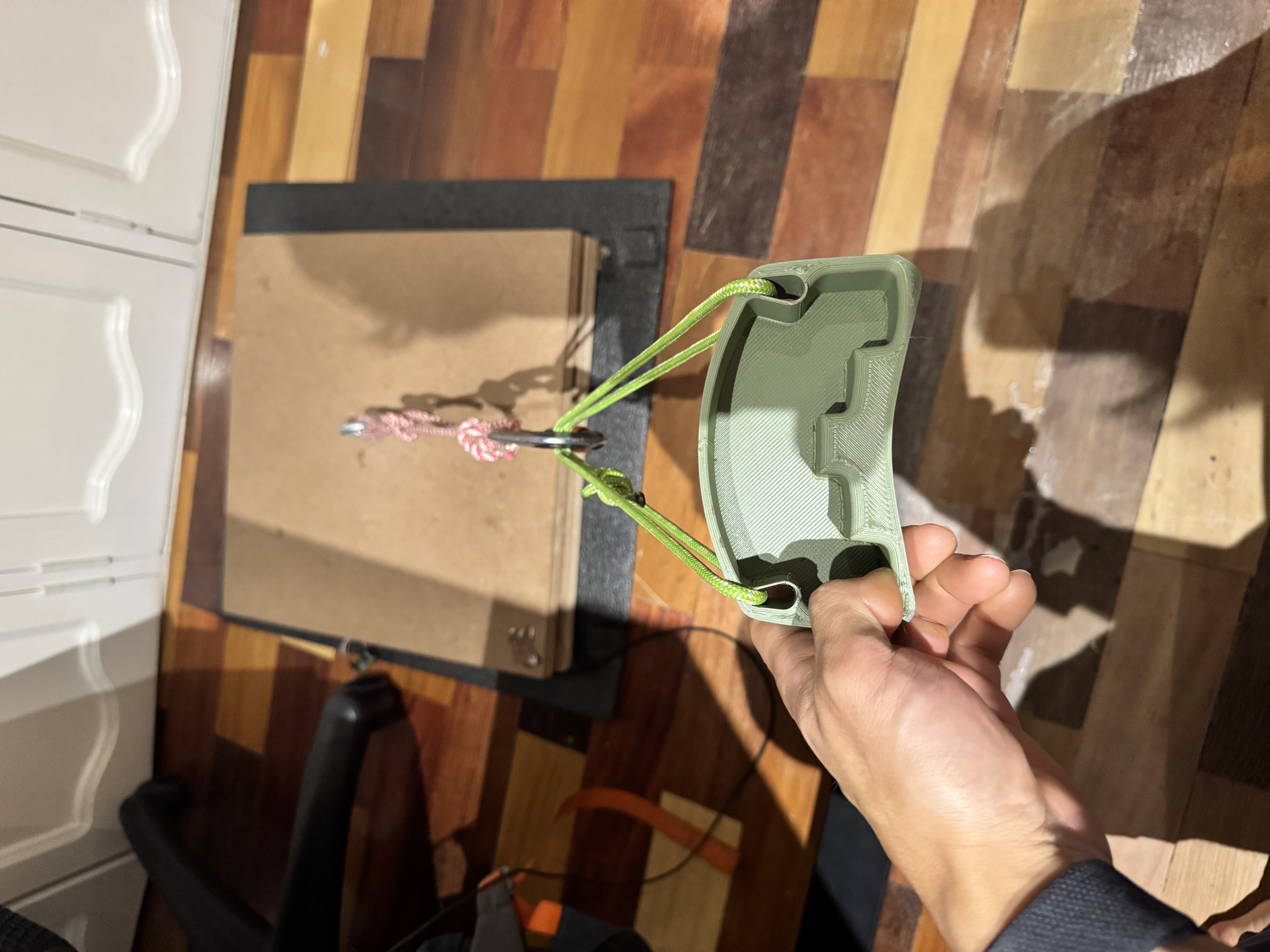Ergonomic hangboard