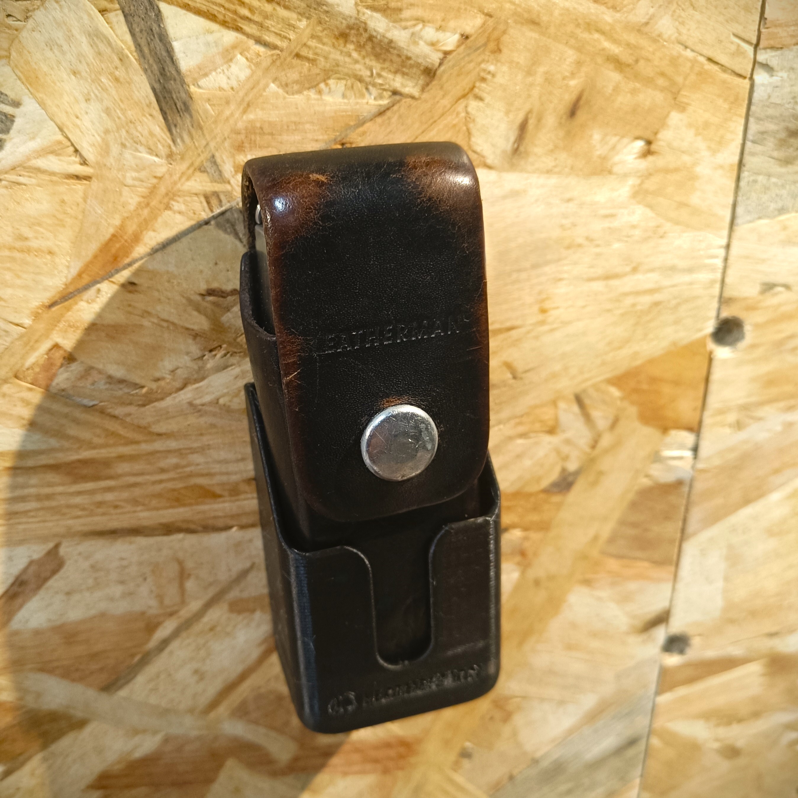 Leatherman Supertool300 pegboard mount